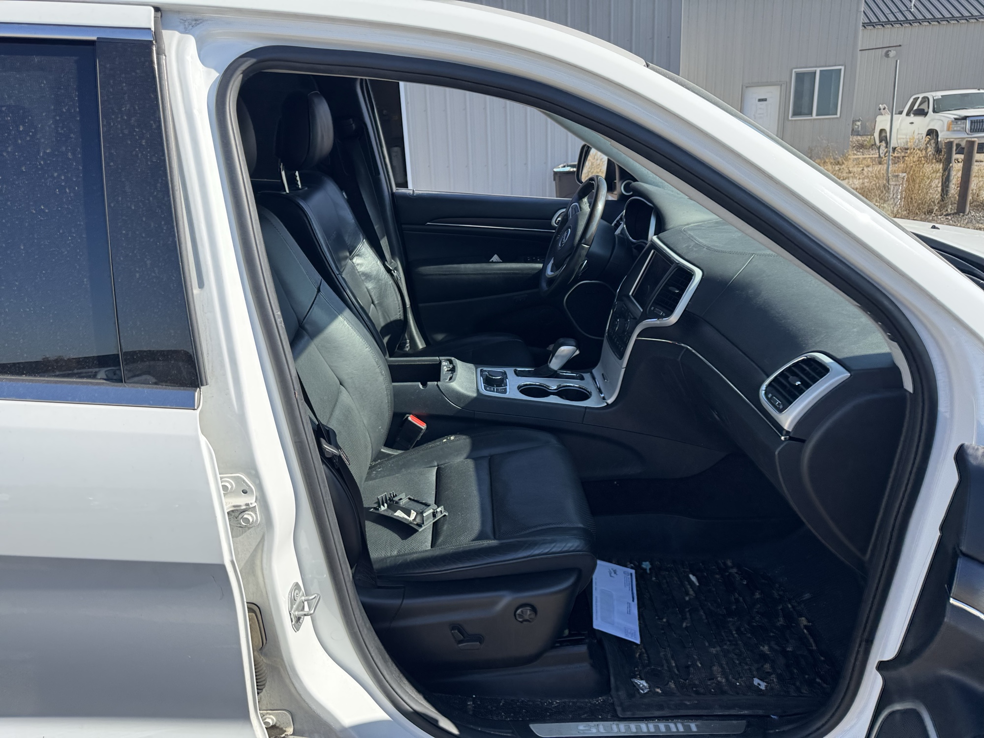 2018 jeep grand-cherokee with 253786 miles for sale near Elk River, Minnesota 106890_31_passenger_seat.jpg