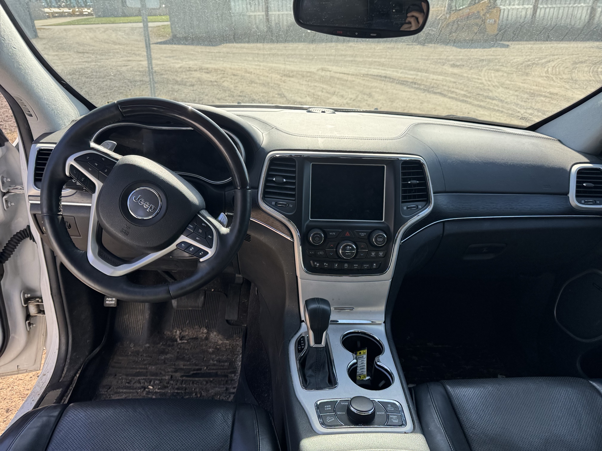 2018 jeep grand-cherokee with 253786 miles for sale near Elk River, Minnesota 106890_34_whole_dash.jpg