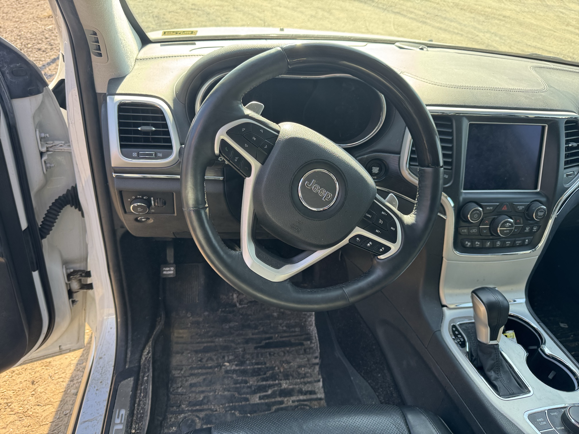 2018 jeep grand-cherokee with 253786 miles for sale near Elk River, Minnesota 106890_36_steering_wheel.jpg