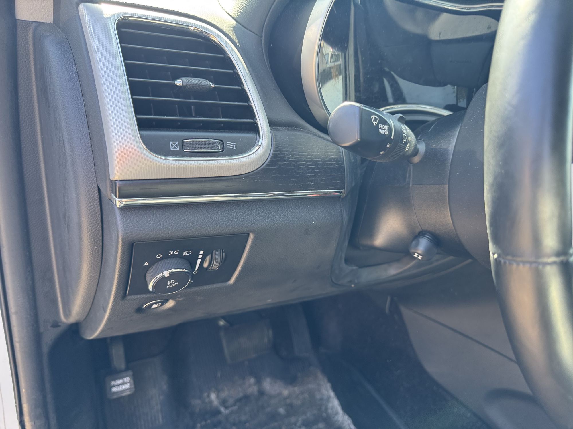 2018 jeep grand-cherokee with 253786 miles for sale near Elk River, Minnesota 106890_37_left_of_steering_wheel.jpg