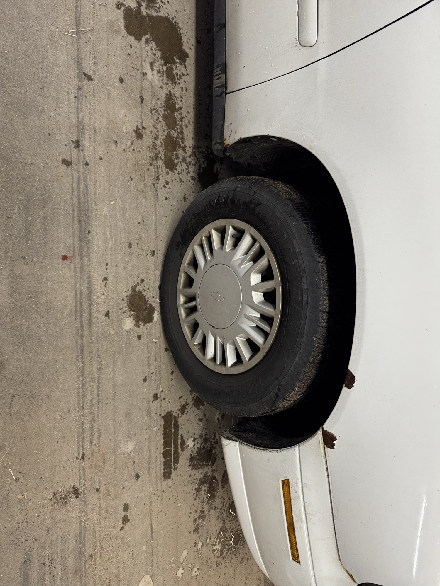 2005 chevrolet classic fleet with 193419 miles for sale near Elk River, Minnesota 106892_15_front_pass_wheel.jpg