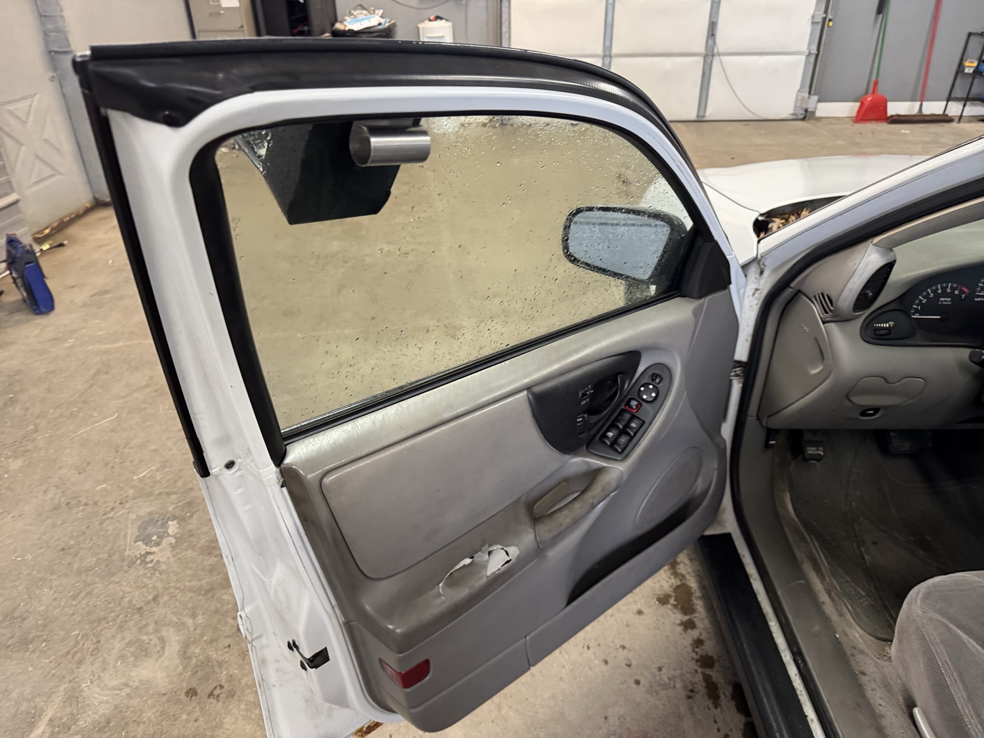 2005 chevrolet classic fleet with 193419 miles for sale near Elk River, Minnesota 106892_23_driver_door_panel.jpg