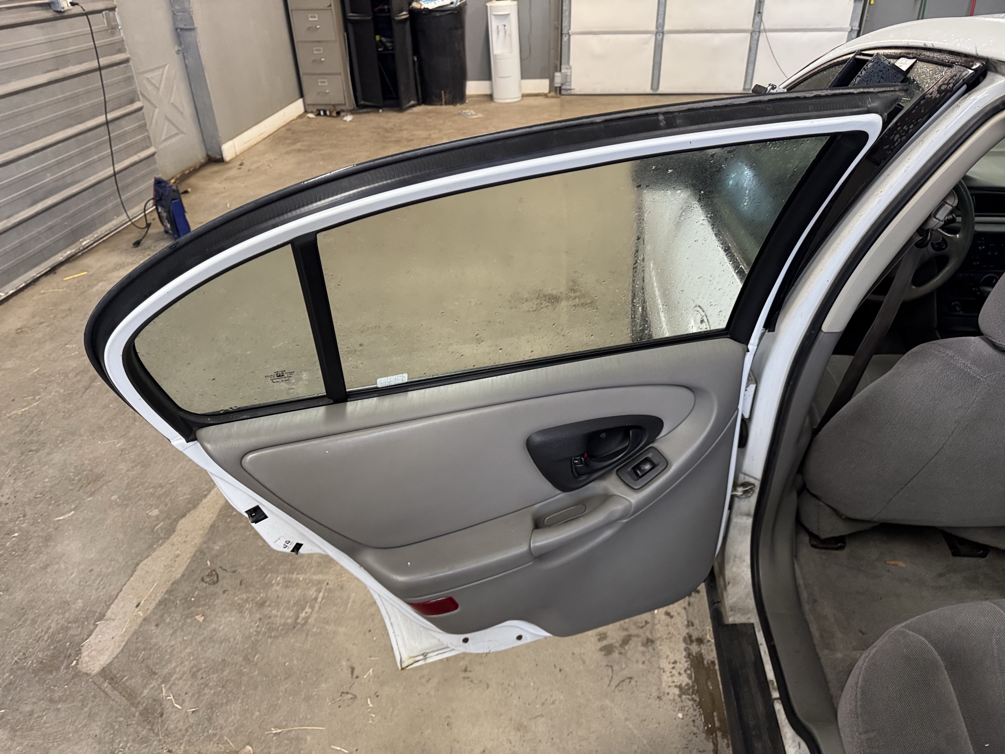2005 chevrolet classic fleet with 193419 miles for sale near Elk River, Minnesota 106892_25_drv_rear_door_panel.jpg
