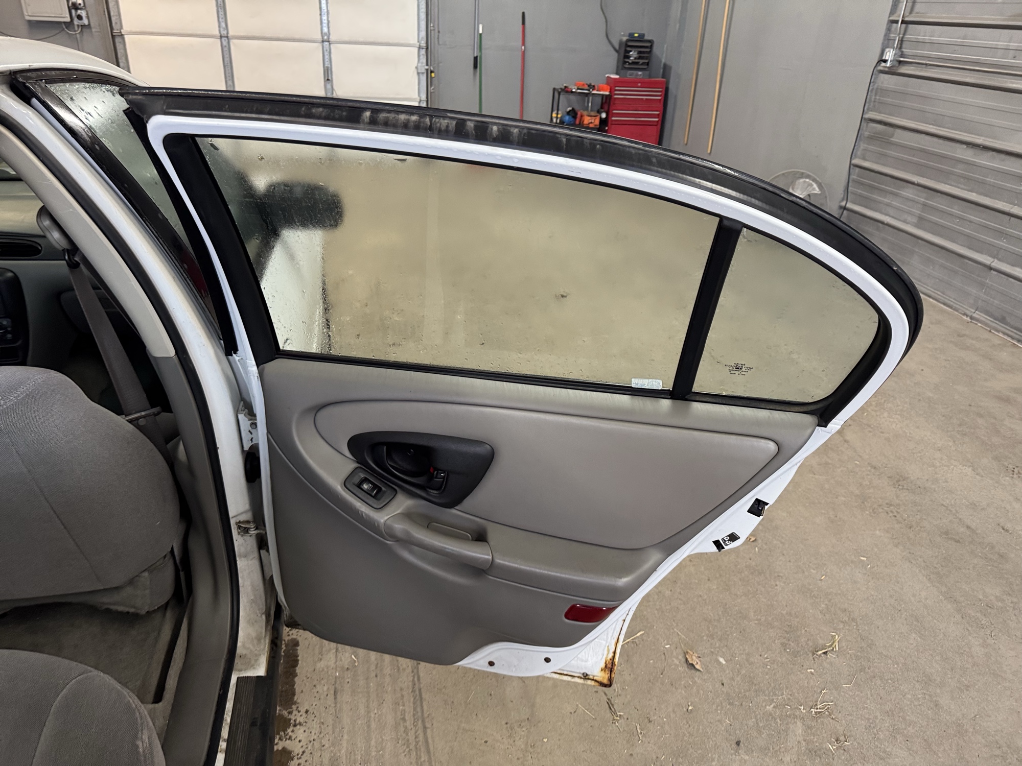 2005 chevrolet classic fleet with 193419 miles for sale near Elk River, Minnesota 106892_30_pass_rear_door_panel.jpg