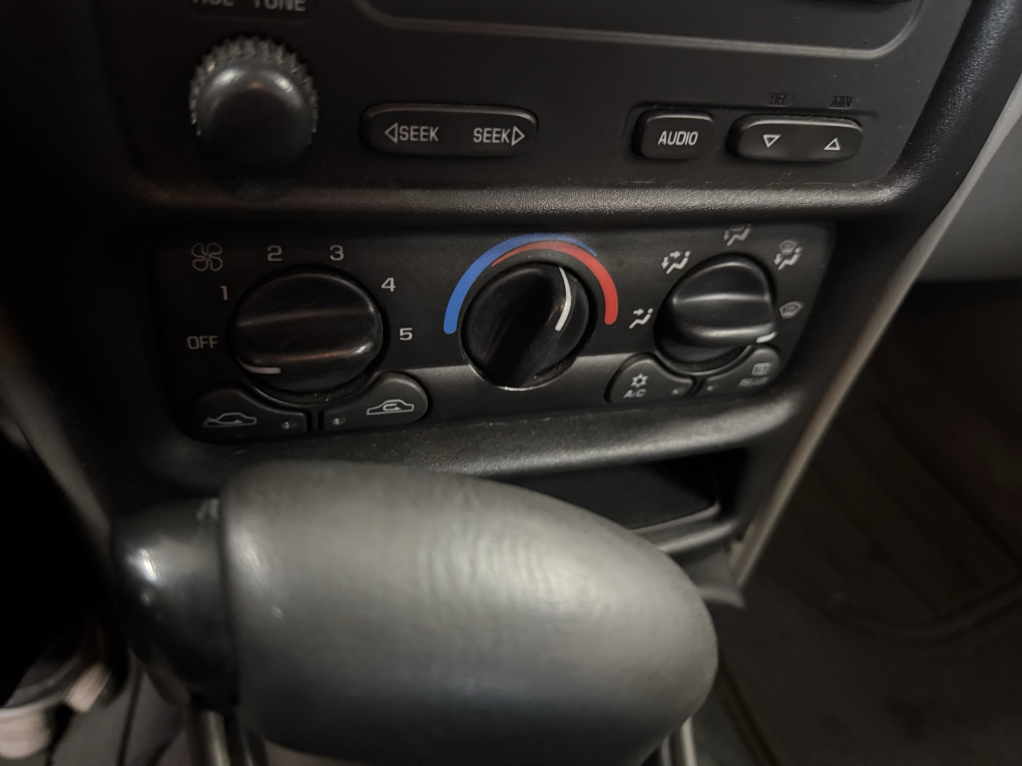2005 chevrolet classic fleet with 193419 miles for sale near Elk River, Minnesota 106892_40_climate_control.jpg
