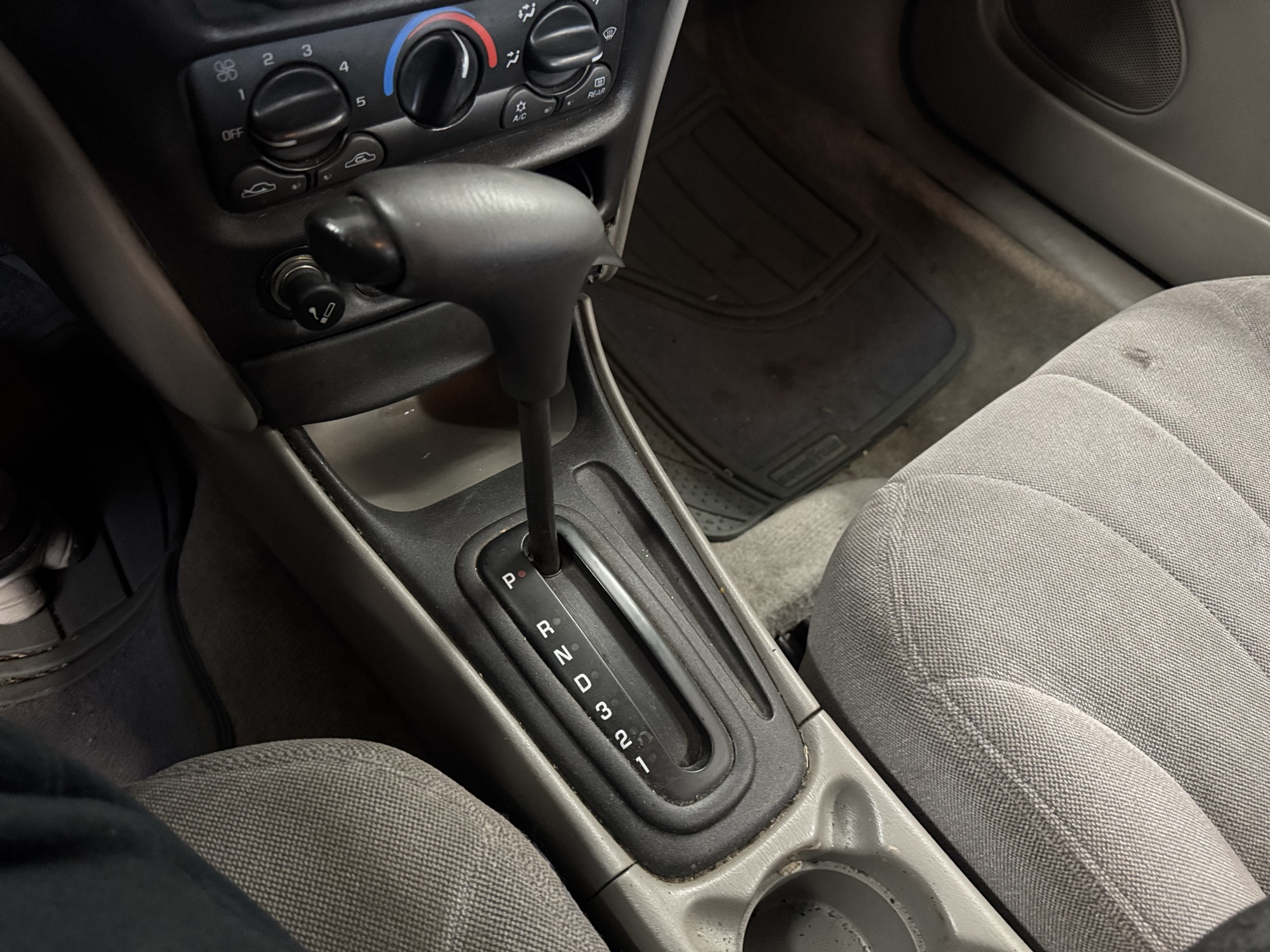 2005 chevrolet classic fleet with 193419 miles for sale near Elk River, Minnesota 106892_41_shifter.jpg