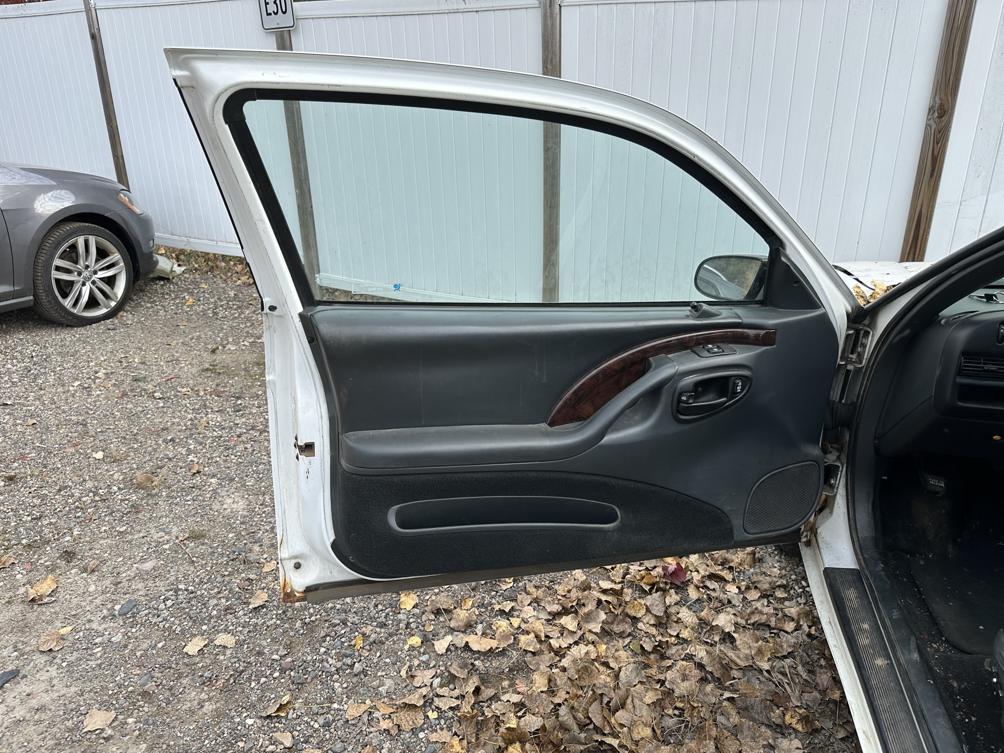 1998 chevrolet monte-carlo z34 with 259540 miles for sale near Elk River, Minnesota 106893_23_driver_door_panel.jpg