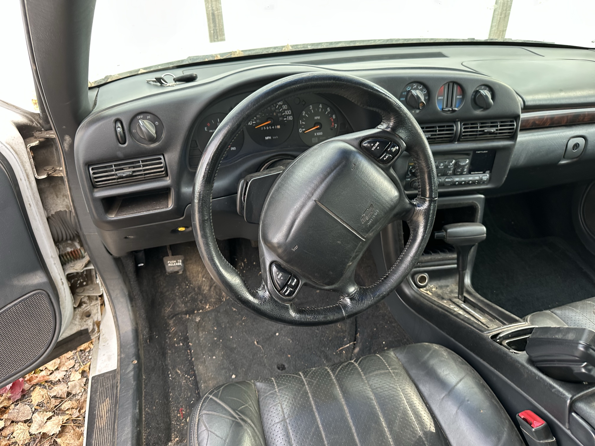 1998 chevrolet monte-carlo z34 with 259540 miles for sale near Elk River, Minnesota 106893_36_steering_wheel.jpg