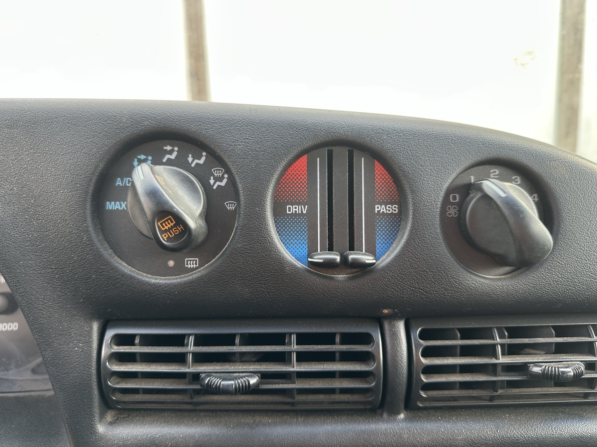 1998 chevrolet monte-carlo z34 with 259540 miles for sale near Elk River, Minnesota 106893_40_climate_control.jpg