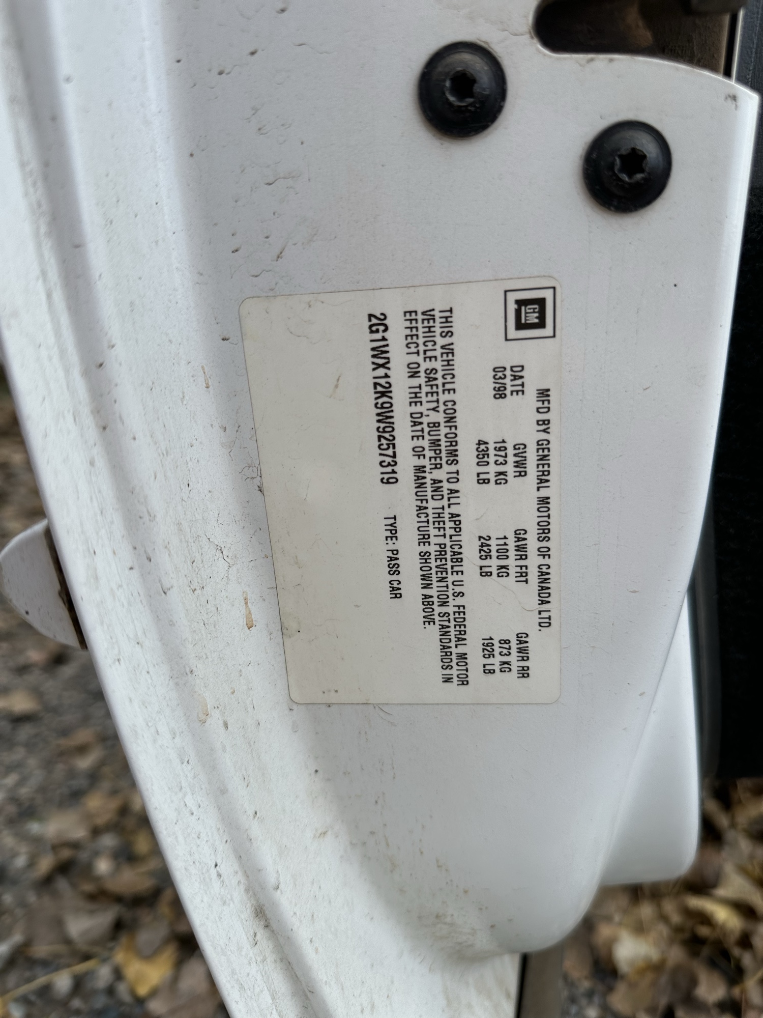 1998 chevrolet monte-carlo z34 with 259540 miles for sale near Elk River, Minnesota 106893_47_door_vin_sticker.jpg