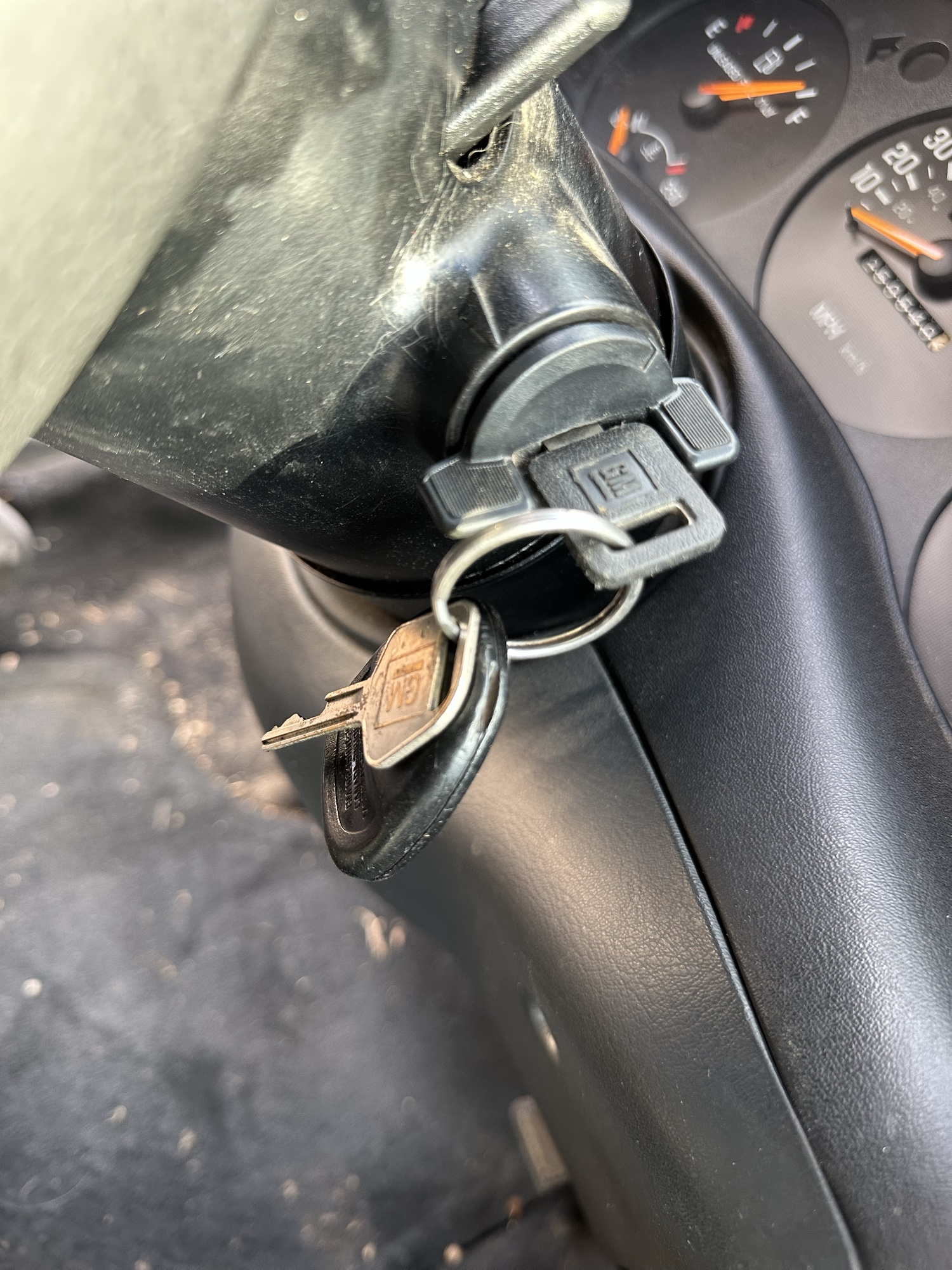 1998 chevrolet monte-carlo z34 with 259540 miles for sale near Elk River, Minnesota 106893_51_keys.jpg