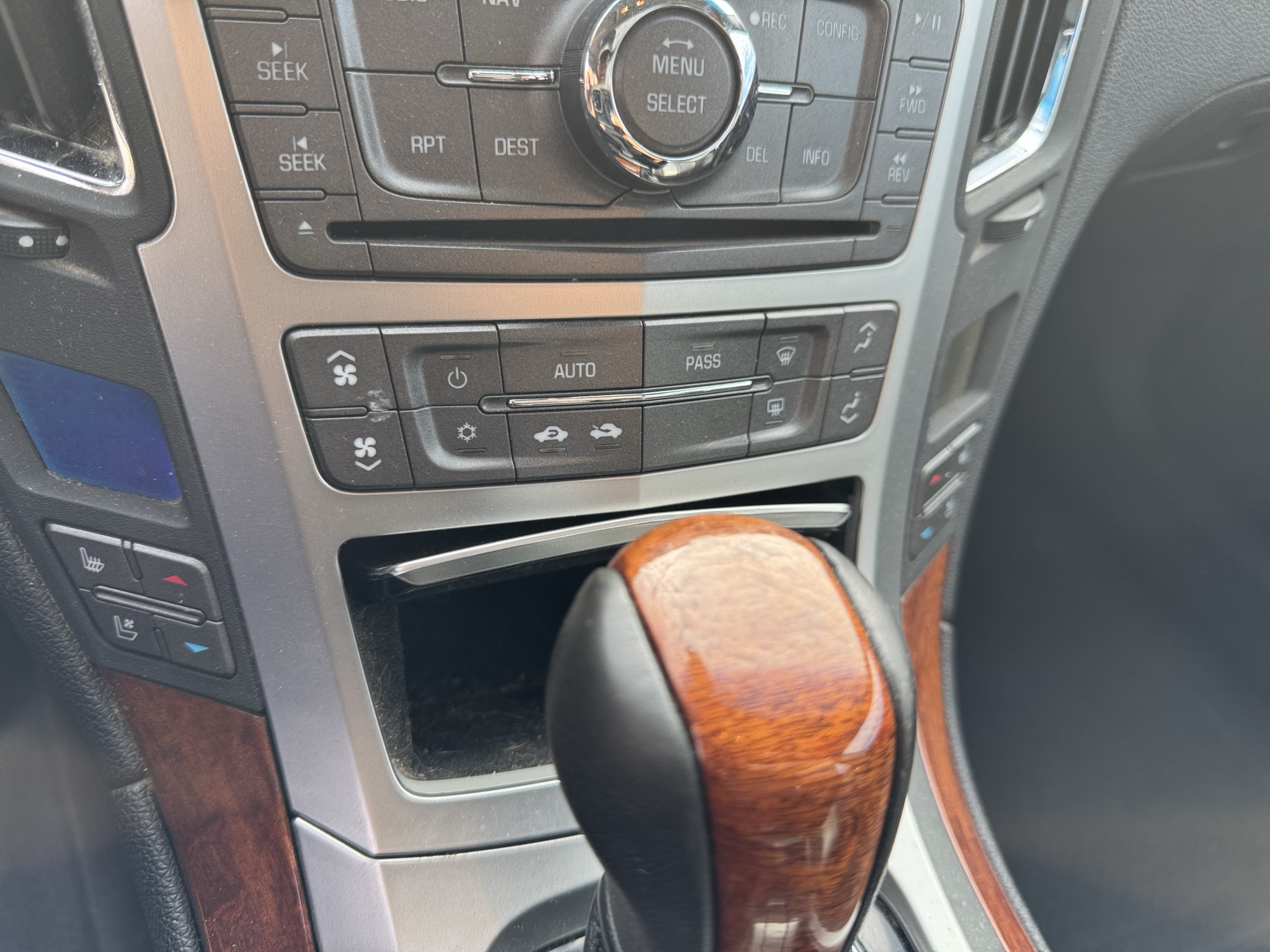 2009 cadillac cts 3.6l-sidi-awd with 302214 miles for sale near Elk River, Minnesota 106894_40_climate_control.jpg