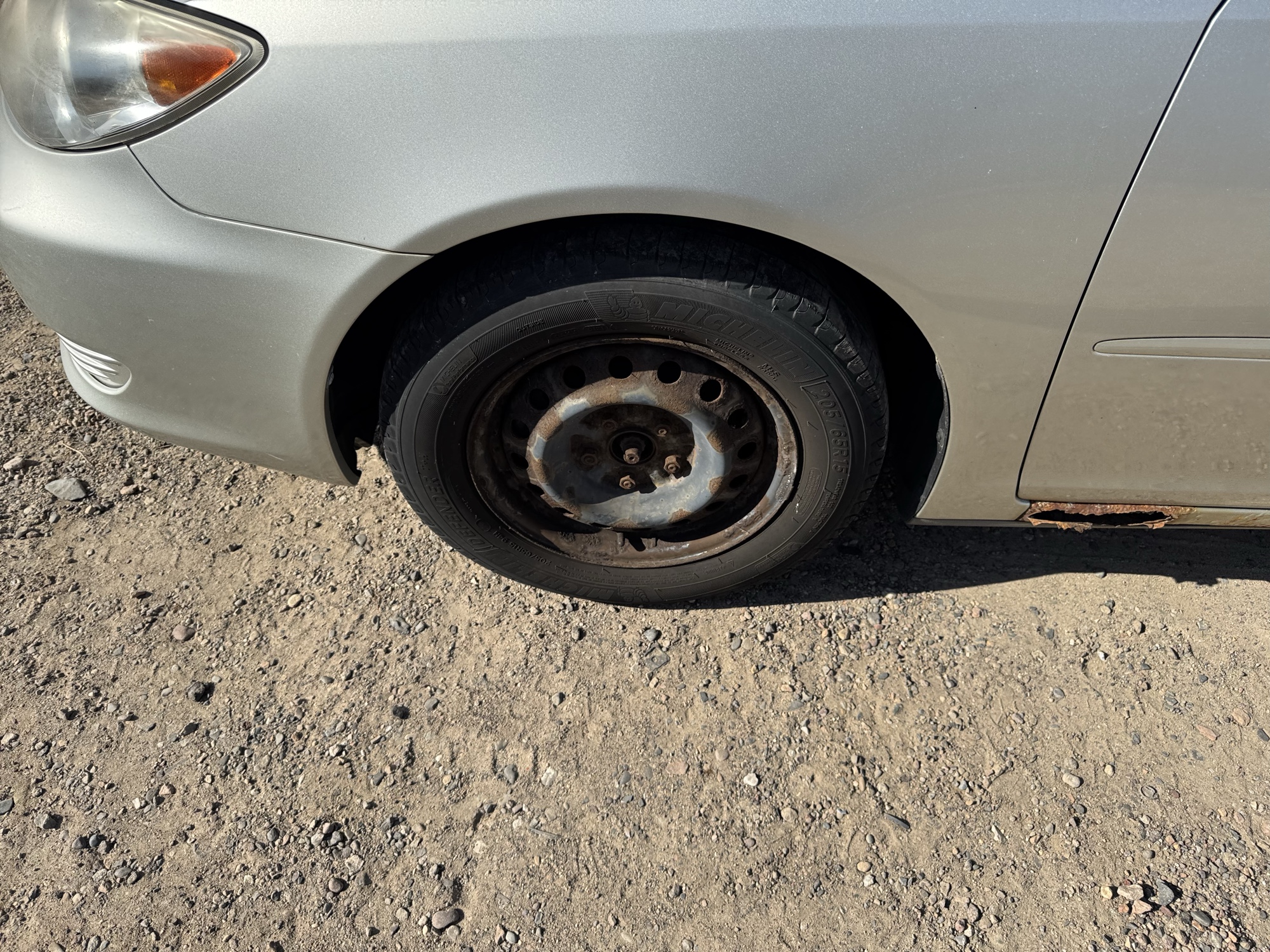 2006 toyota camry le with 213927 miles for sale near Elk River, Minnesota 106895_12_drv_front_wheel.jpg