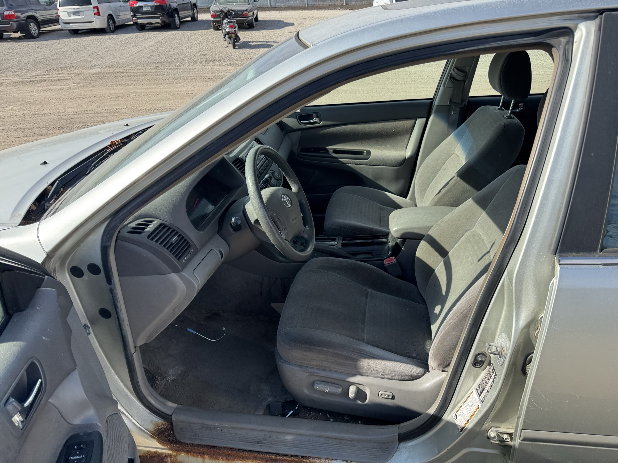 2006 toyota camry le with 213927 miles for sale near Elk River, Minnesota 106895_22_driver_seat.jpg