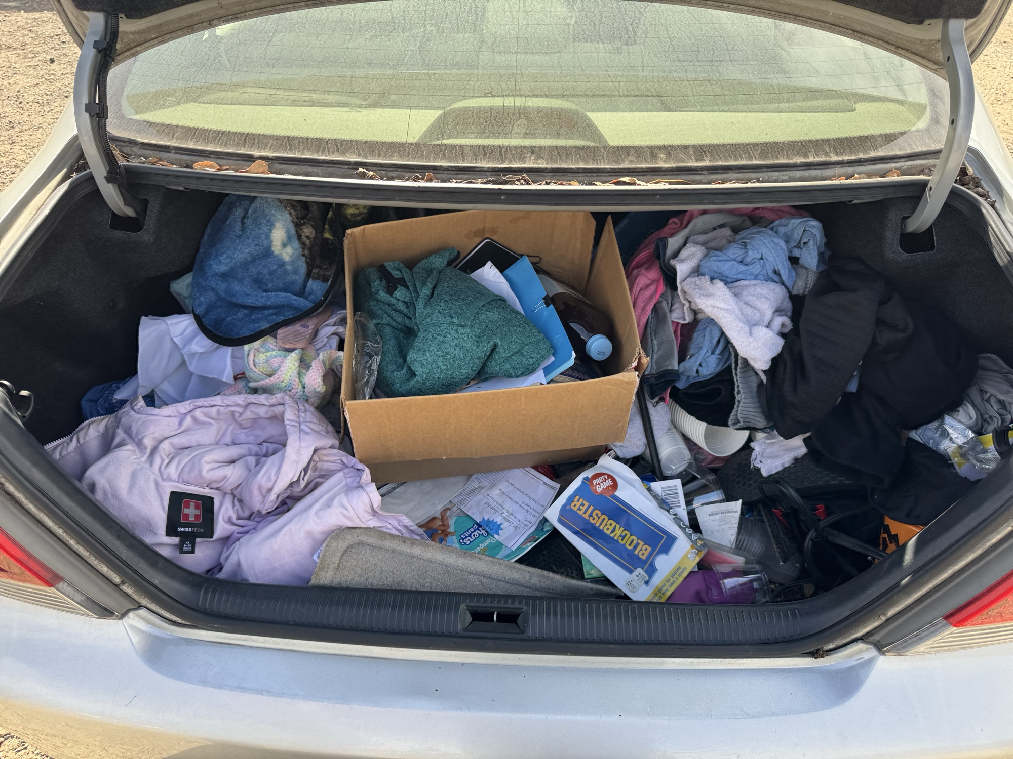 2006 toyota camry le with 213927 miles for sale near Elk River, Minnesota 106895_26_trunk.jpg