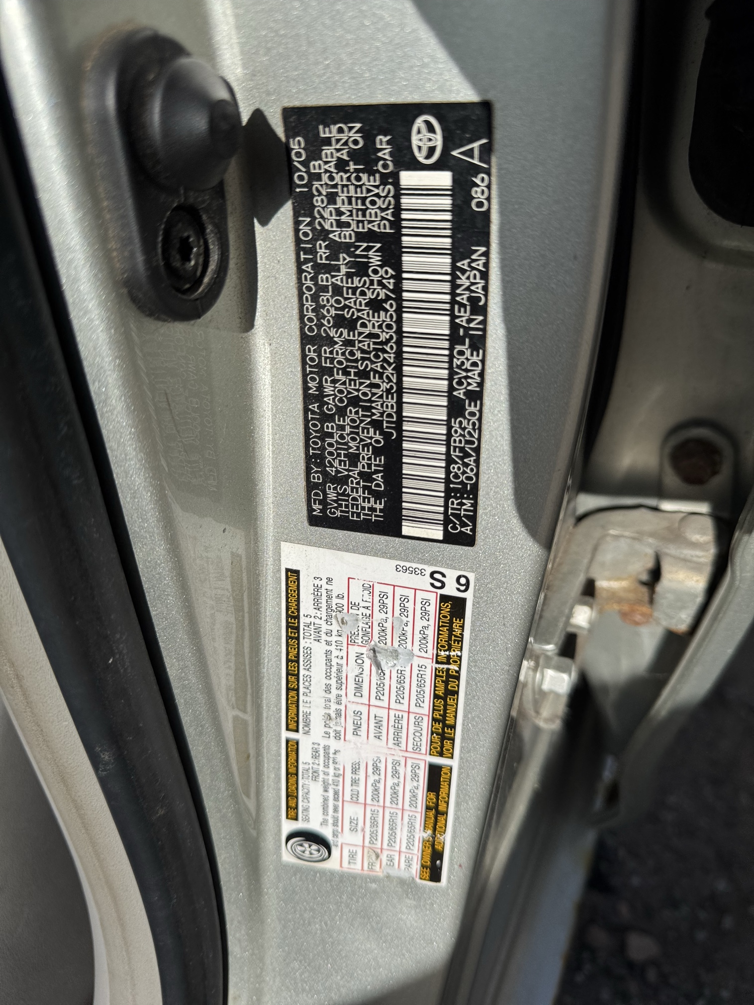 2006 toyota camry le with 213927 miles for sale near Elk River, Minnesota 106895_47_door_vin_sticker.jpg