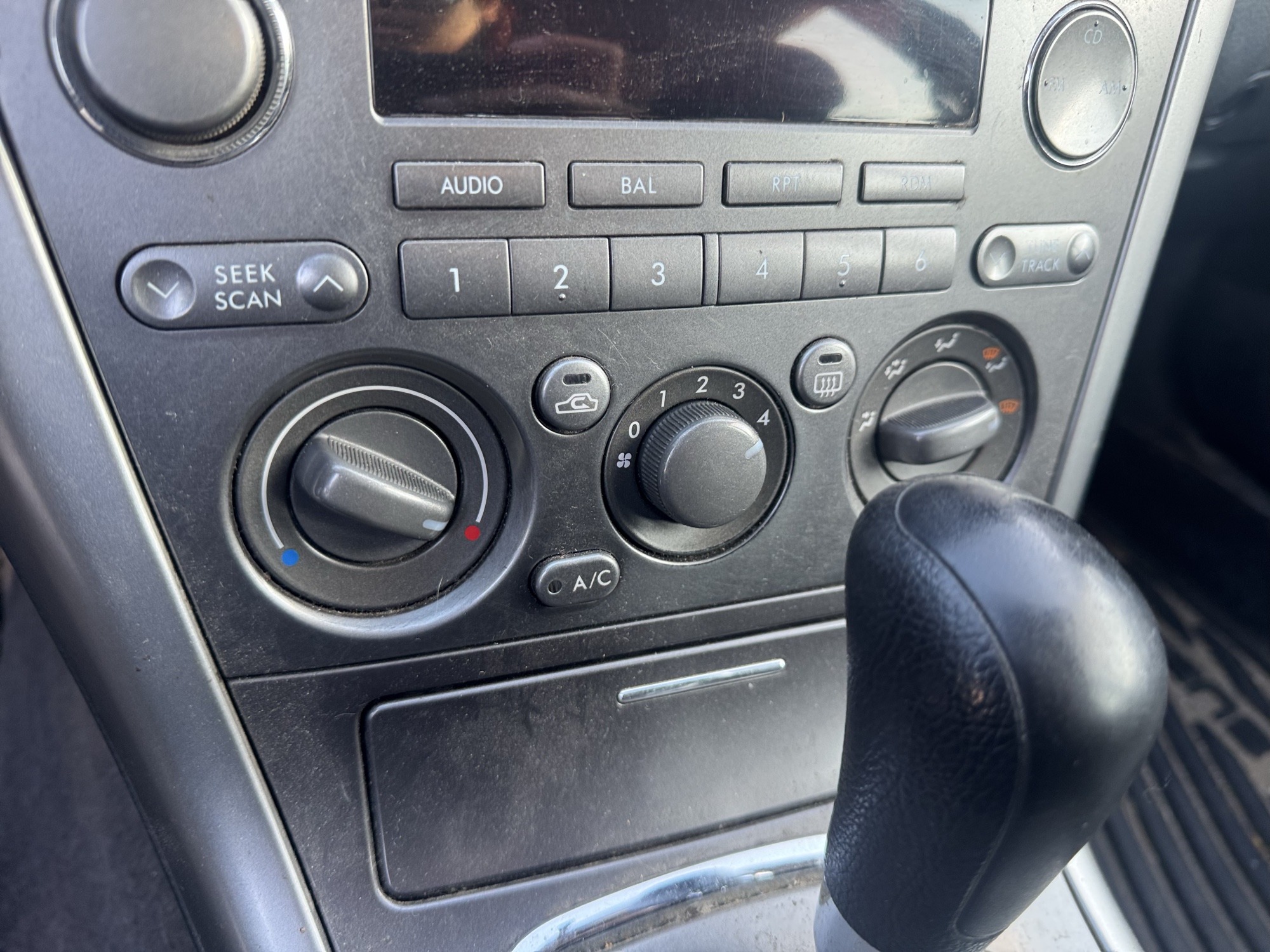 2005 subaru outback 2.5i-wagon with 182524 miles for sale near Elk River, Minnesota 106897_40_climate_control.jpg