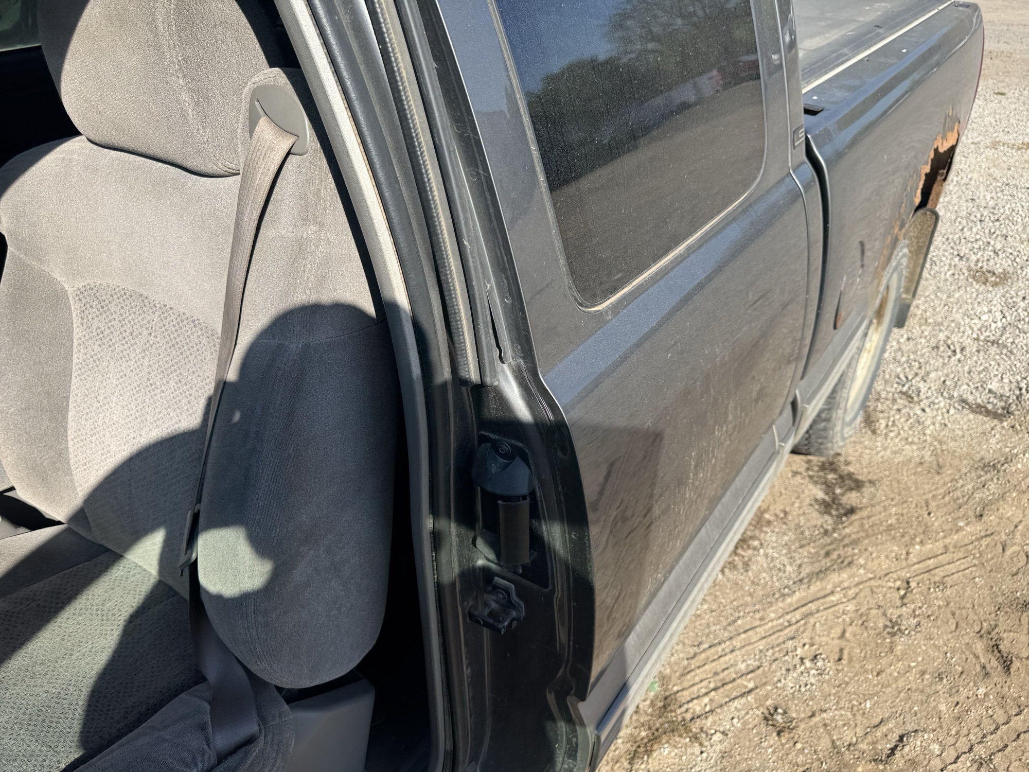 2000 chevrolet silverado-1500 ls-ext.-cab-3-door-long-bed-4wd with 201621 miles for sale near Elk River, Minnesota 106900_25_drv_rear_door_panel.jpg