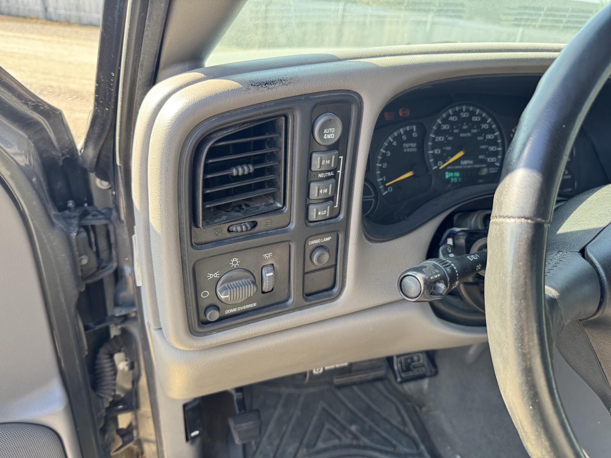 2000 chevrolet silverado-1500 ls-ext.-cab-3-door-long-bed-4wd with 201621 miles for sale near Elk River, Minnesota 106900_37_left_of_steering_wheel.jpg