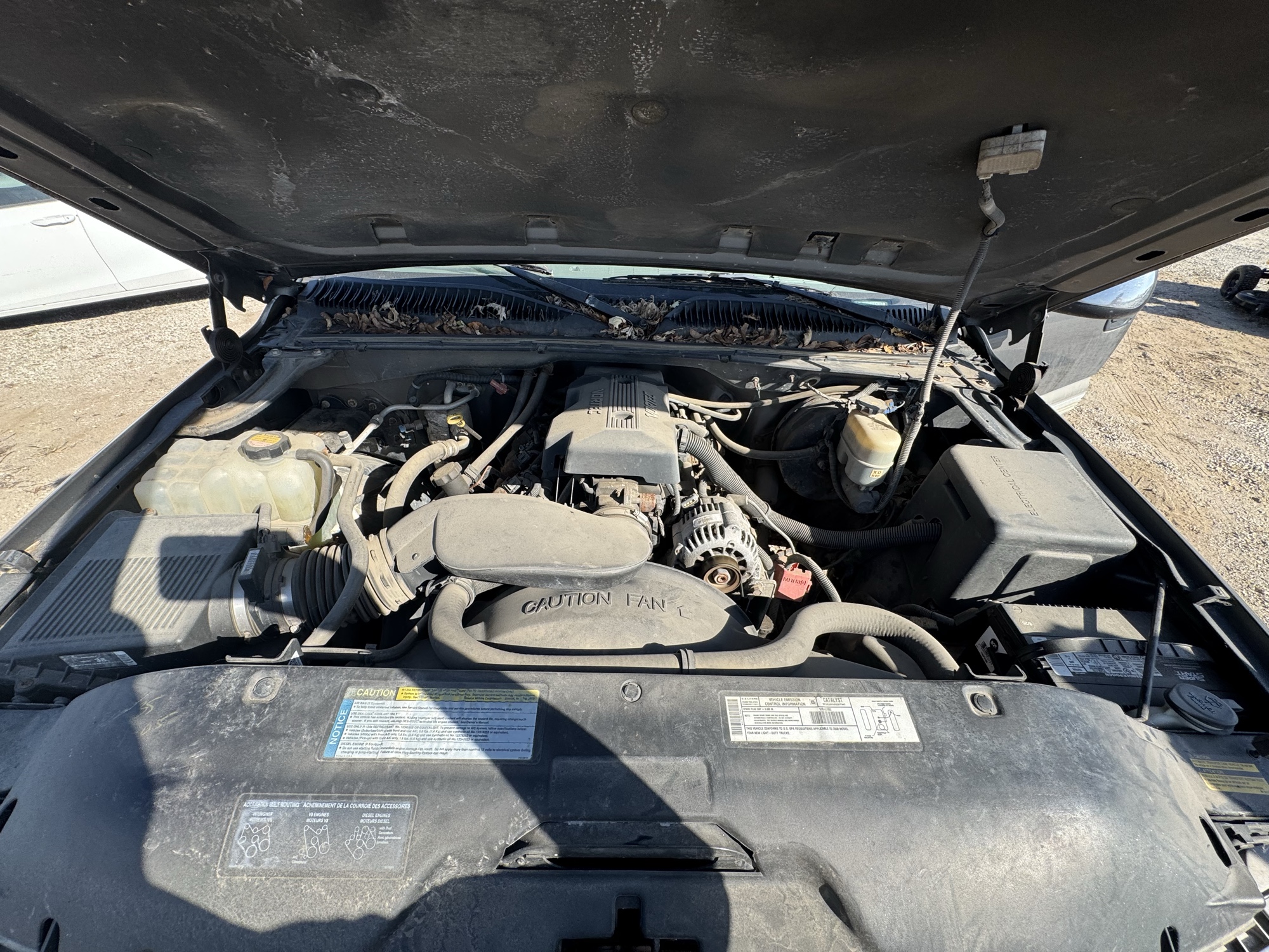 2000 chevrolet silverado-1500 ls-ext.-cab-3-door-long-bed-4wd with 201621 miles for sale near Elk River, Minnesota 106900_49_engine_bay.jpg