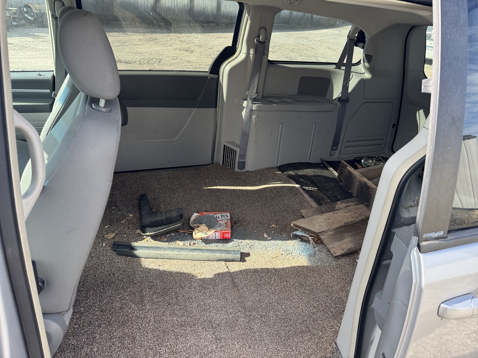 2009 dodge grand-caravan sxt with 228009 miles for sale near Elk River, Minnesota 106901_24_drv_rear_seat.jpg