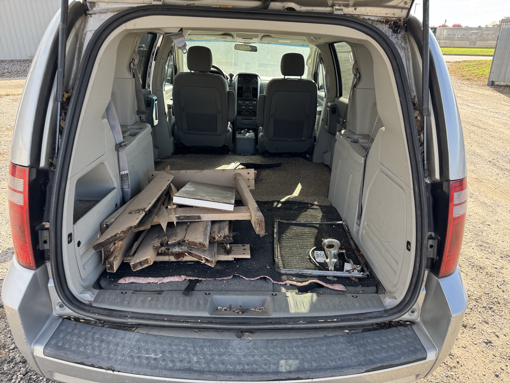 2009 dodge grand-caravan sxt with 228009 miles for sale near Elk River, Minnesota 106901_26_trunk.jpg