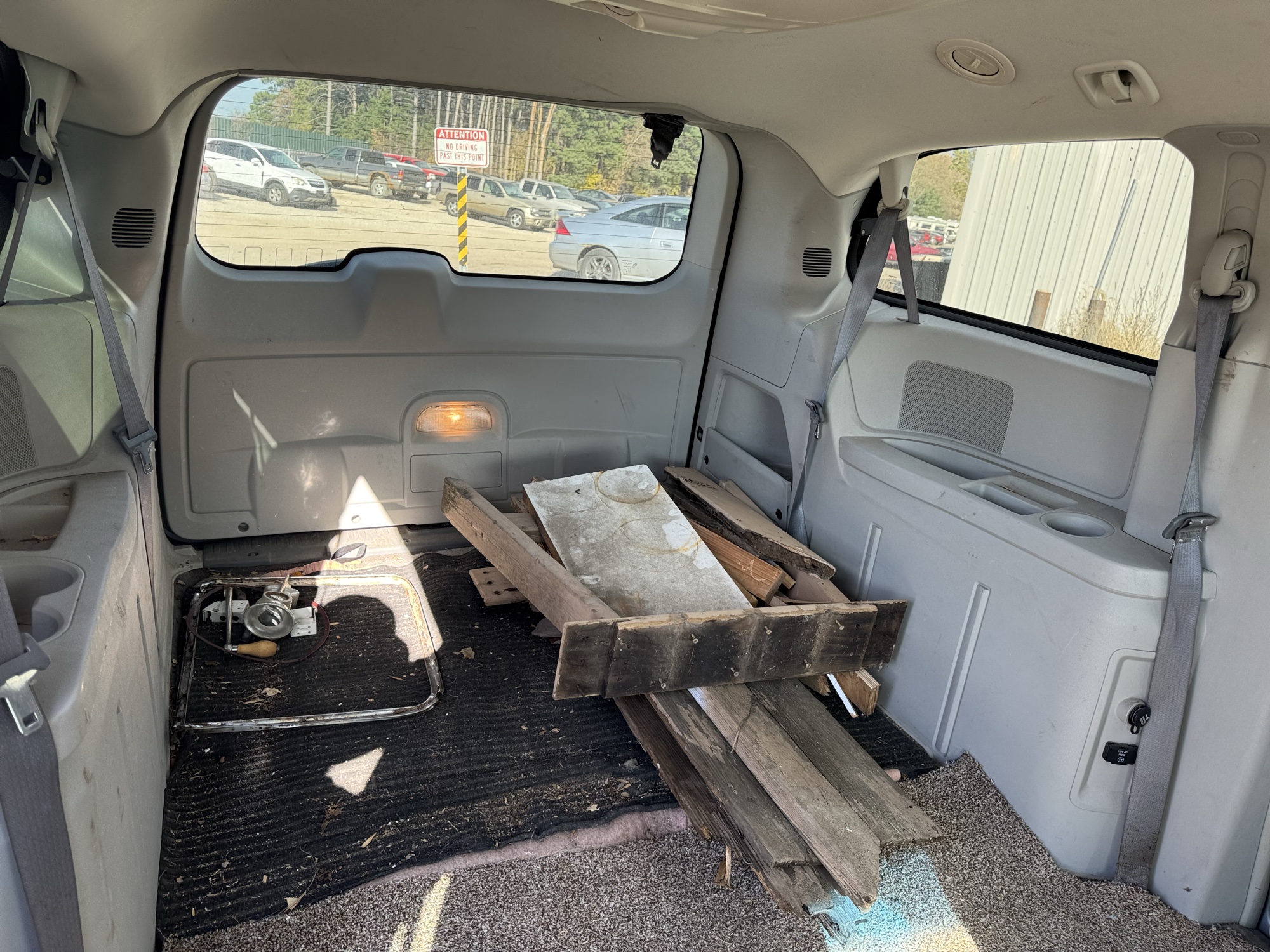 2009 dodge grand-caravan sxt with 228009 miles for sale near Elk River, Minnesota 106901_29_third_row_seat.jpg