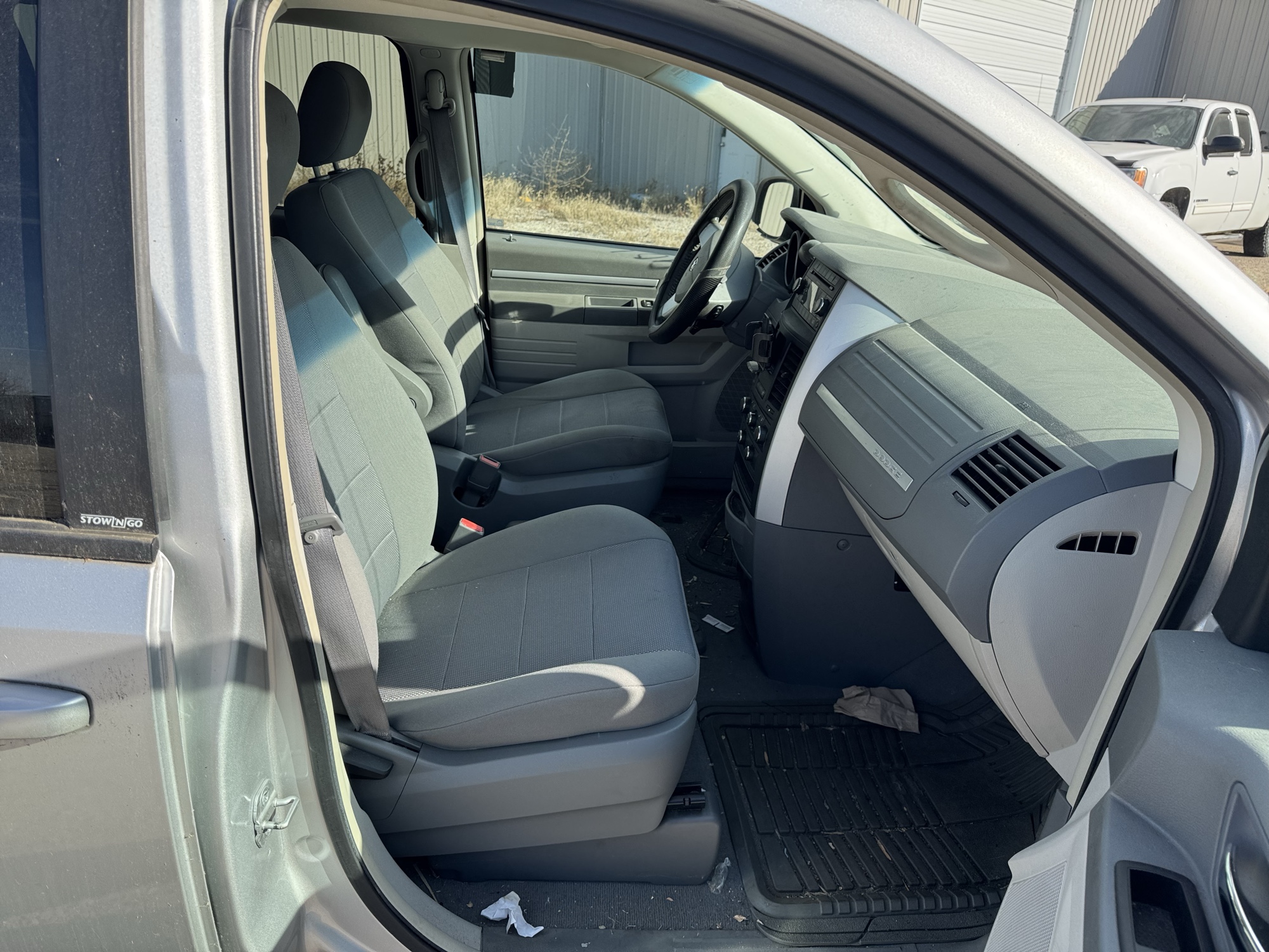 2009 dodge grand-caravan sxt with 228009 miles for sale near Elk River, Minnesota 106901_31_passenger_seat.jpg