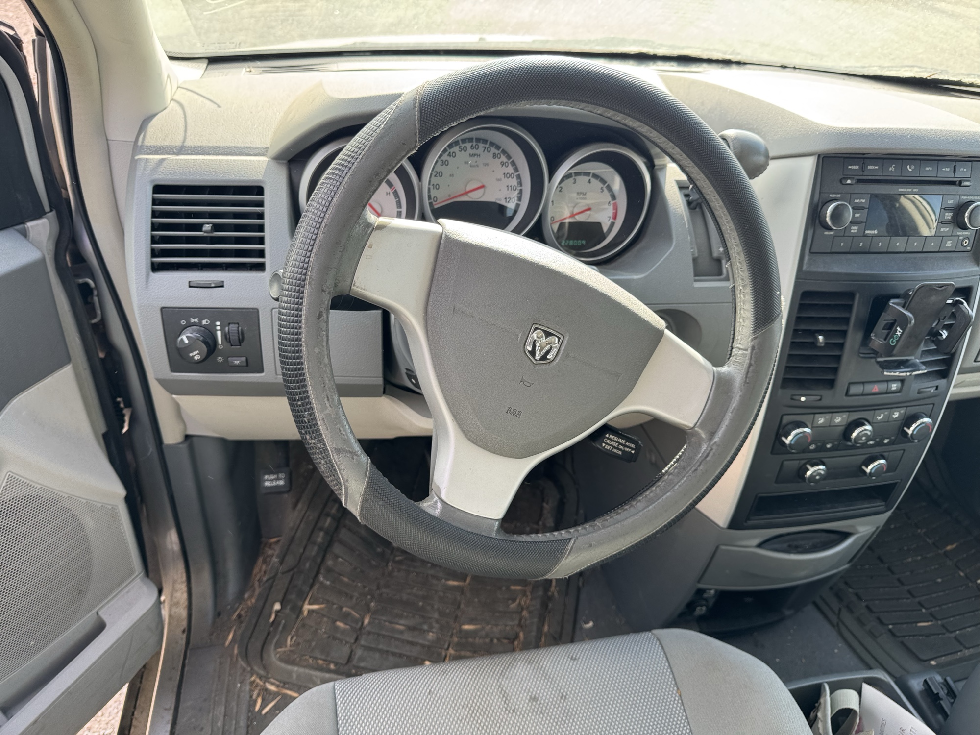 2009 dodge grand-caravan sxt with 228009 miles for sale near Elk River, Minnesota 106901_36_steering_wheel.jpg