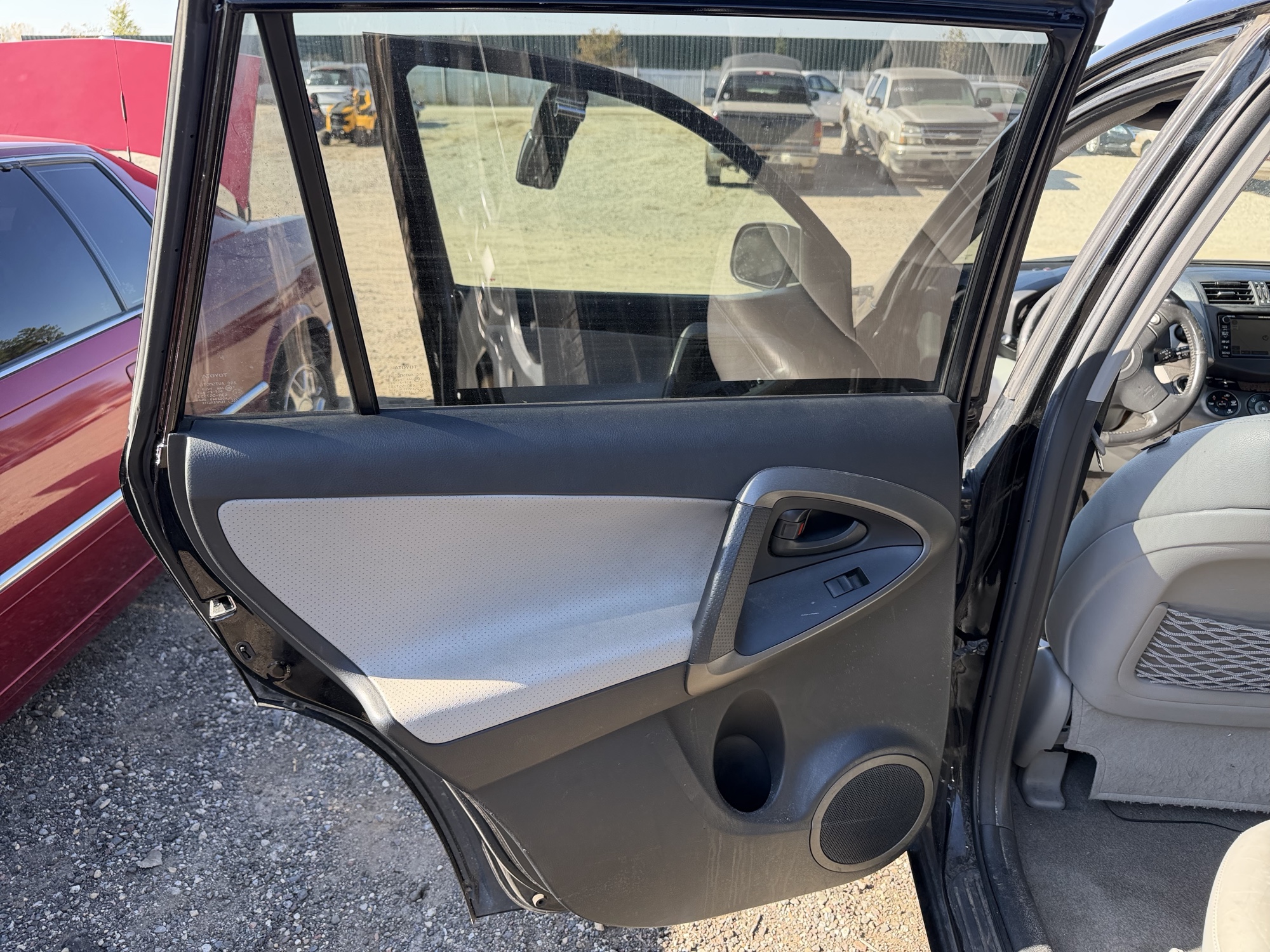 2010 toyota rav4 limited-v6-4wd with 306450 miles for sale near Elk River, Minnesota 106903_25_drv_rear_door_panel.jpg