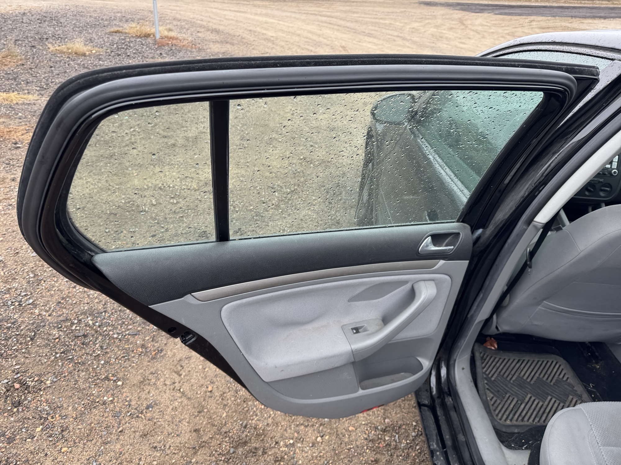 2007 volkswagen rabbit 4-door with 269730 miles for sale near Elk River, Minnesota 106907_25_drv_rear_door_panel.jpg