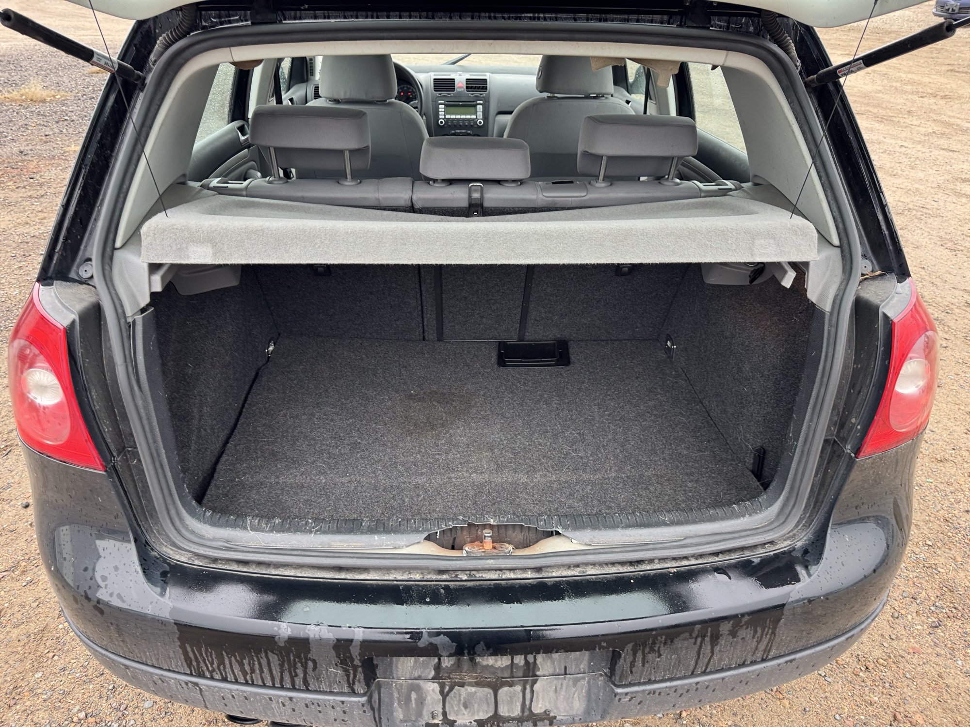 2007 volkswagen rabbit 4-door with 269730 miles for sale near Elk River, Minnesota 106907_26_trunk.jpg