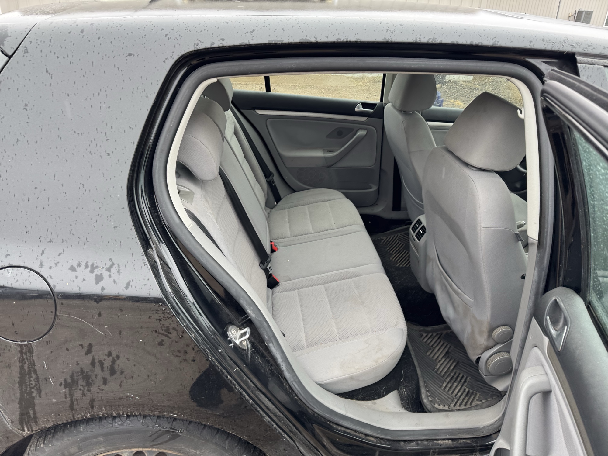 2007 volkswagen rabbit 4-door with 269730 miles for sale near Elk River, Minnesota 106907_28_pass_rear_seat.jpg