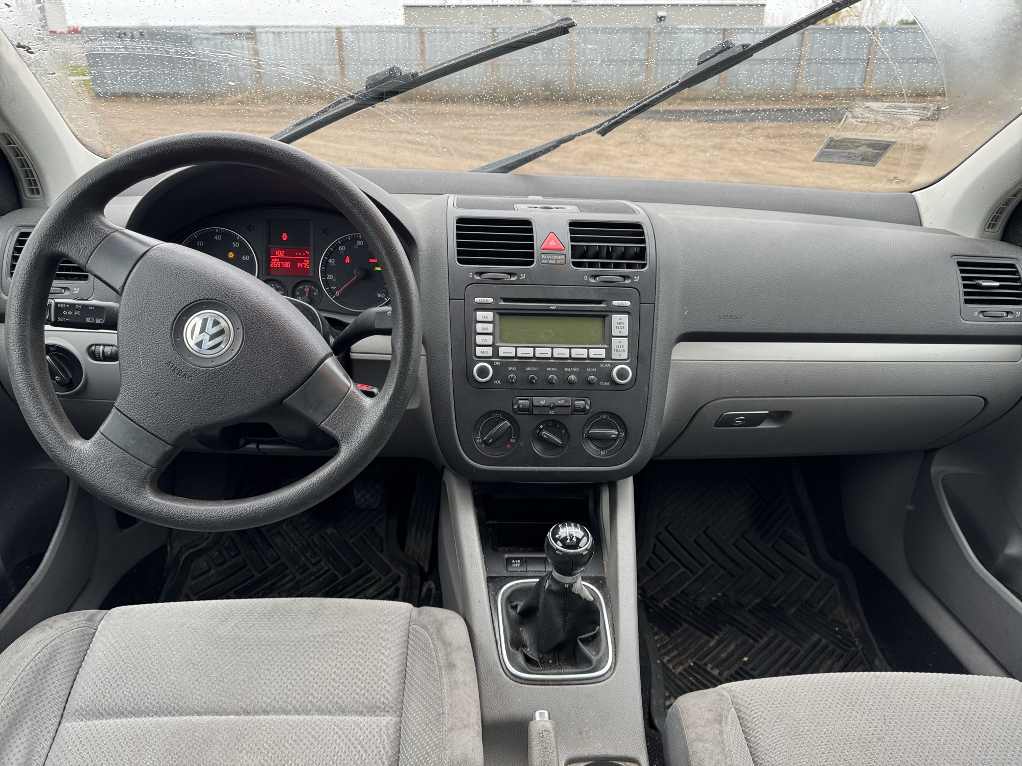 2007 volkswagen rabbit 4-door with 269730 miles for sale near Elk River, Minnesota 106907_34_whole_dash.jpg