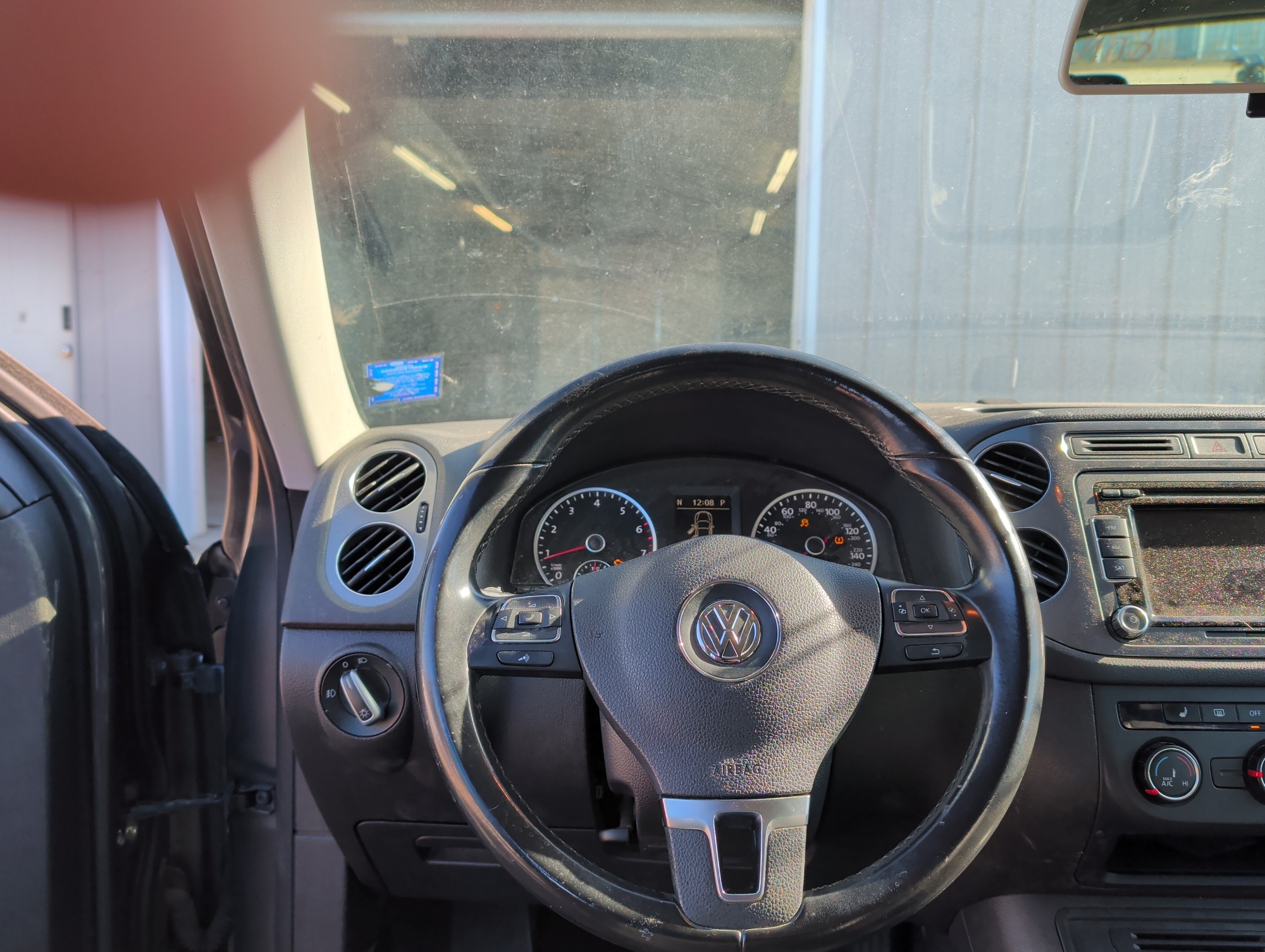 2014 volkswagen tiguan se-4motion with 167934 miles for sale near Elk River, Minnesota 106908_33_dash_from_driver.jpg