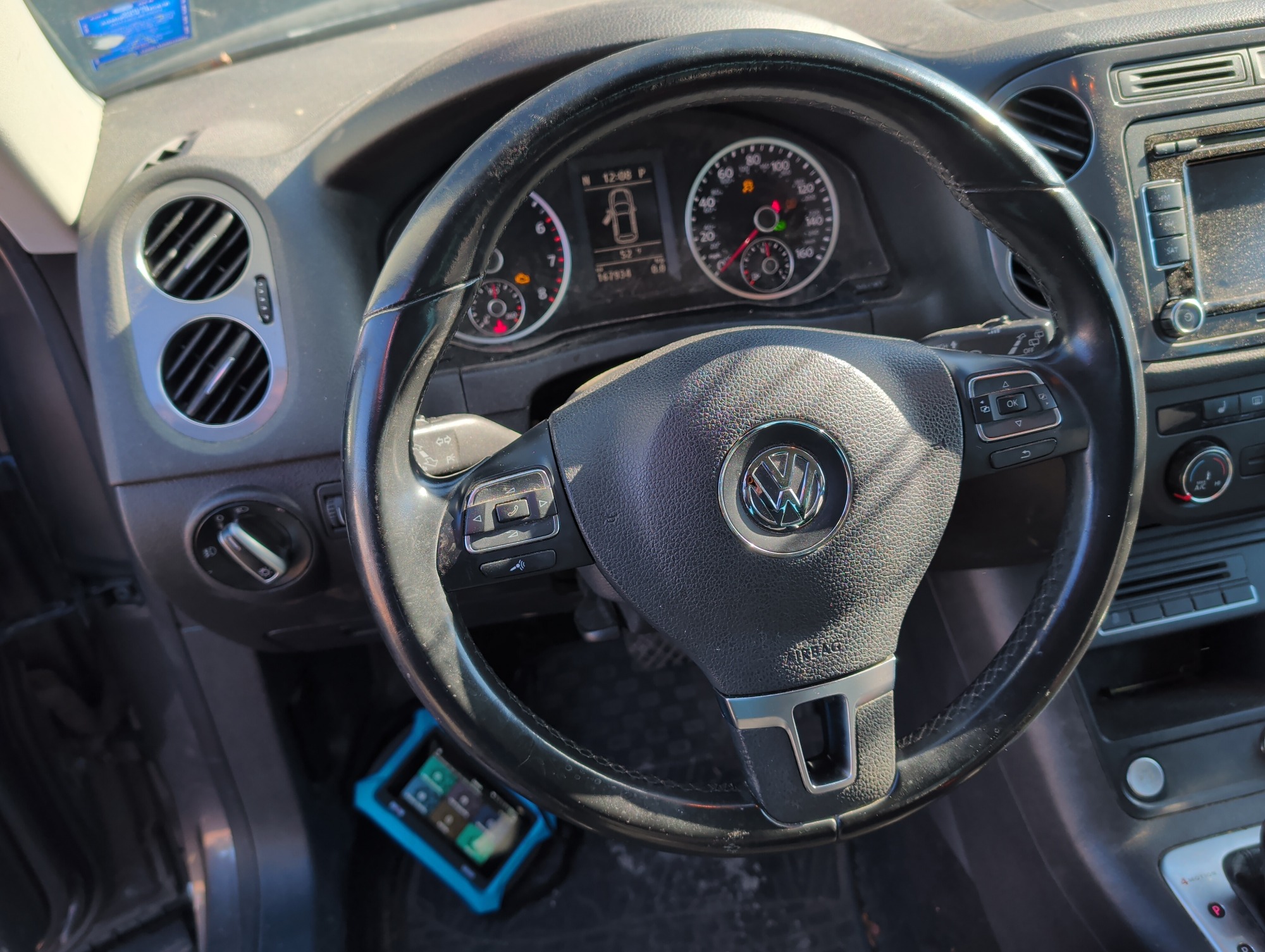 2014 volkswagen tiguan se-4motion with 167934 miles for sale near Elk River, Minnesota 106908_36_steering_wheel.jpg