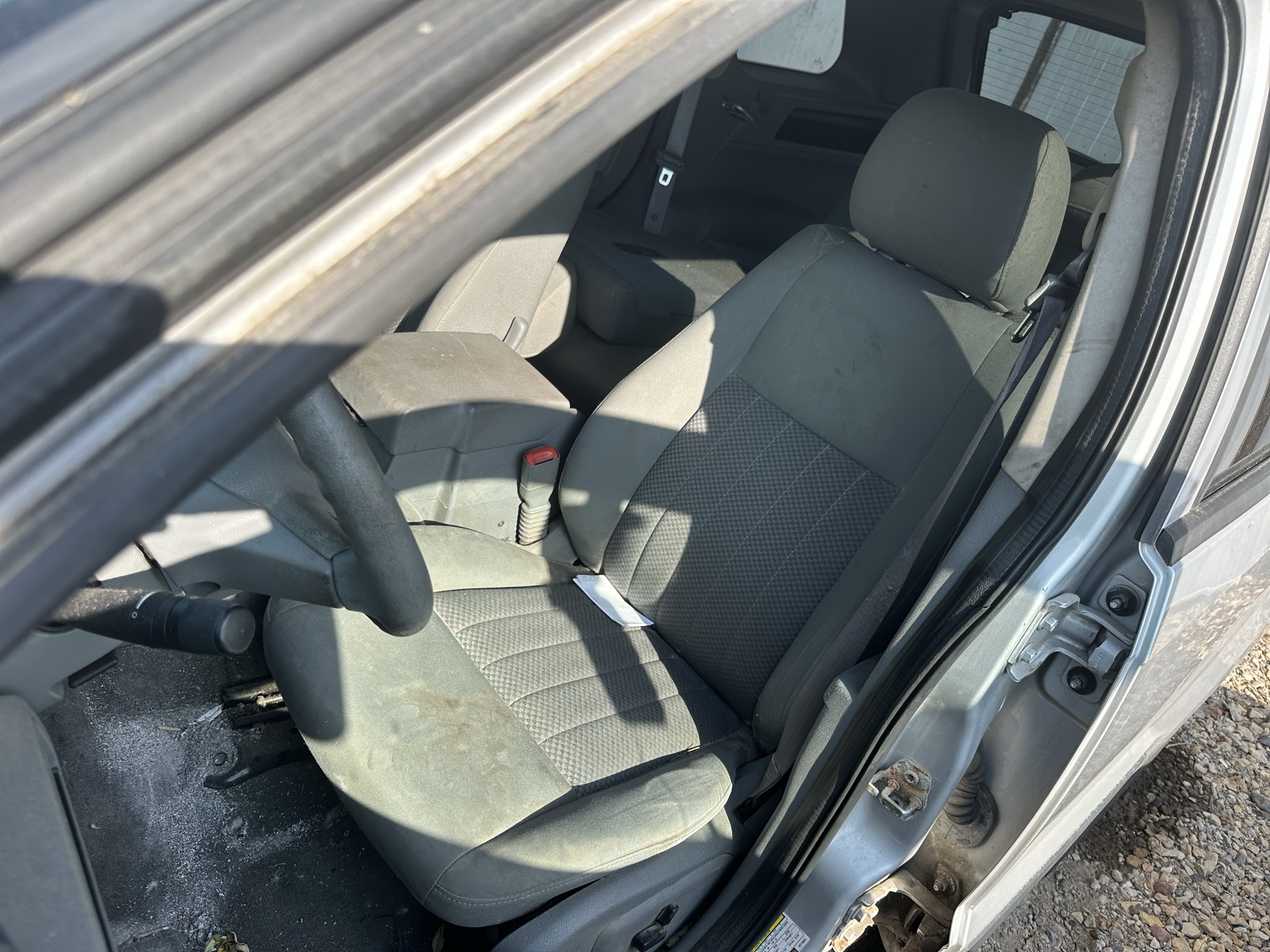 2005 jeep grand-cherokee laredo-4wd for sale near Elk River, Minnesota 106910_22_driver_seat.jpg