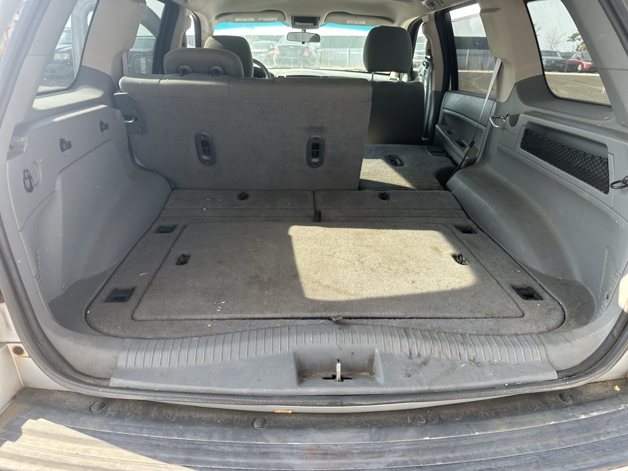 2005 jeep grand-cherokee laredo-4wd for sale near Elk River, Minnesota 106910_26_trunk.jpg