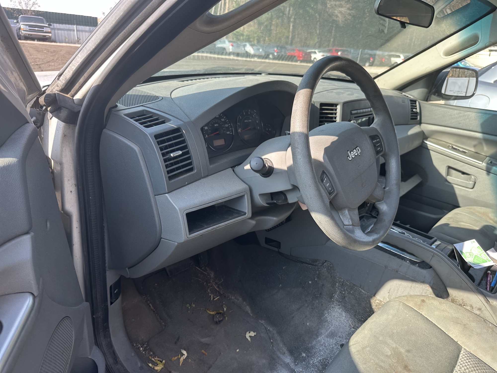 2005 jeep grand-cherokee laredo-4wd for sale near Elk River, Minnesota 106910_37_left_of_steering_wheel.jpg