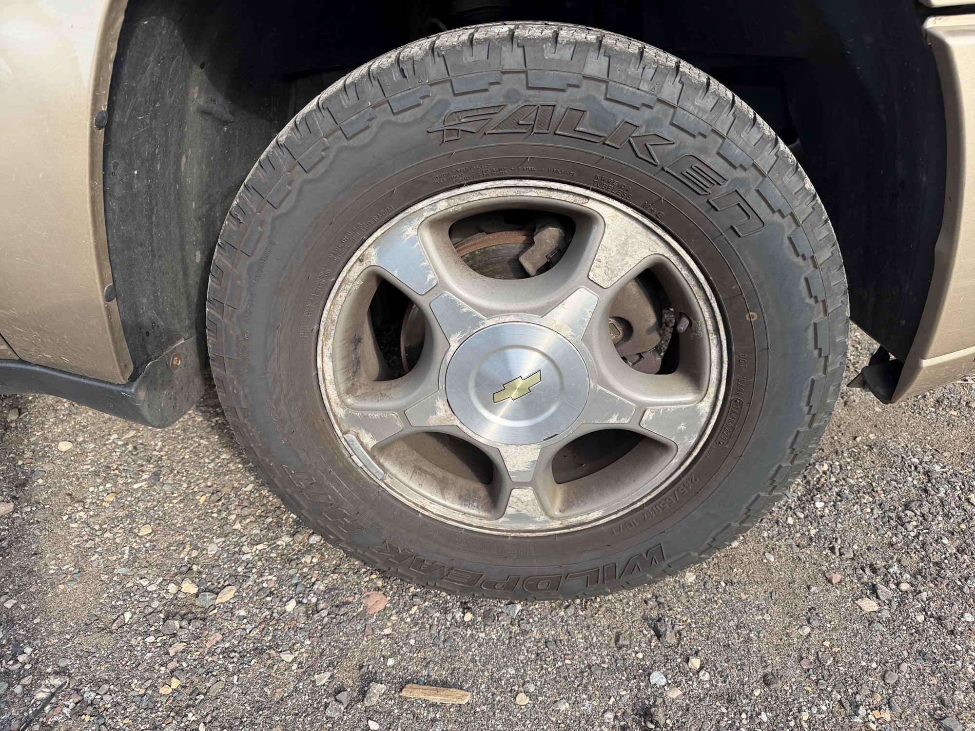 2006 chevrolet trailblazer ls-4wd with 231301 miles for sale near Elk River, Minnesota 106912_15_front_pass_wheel.jpg