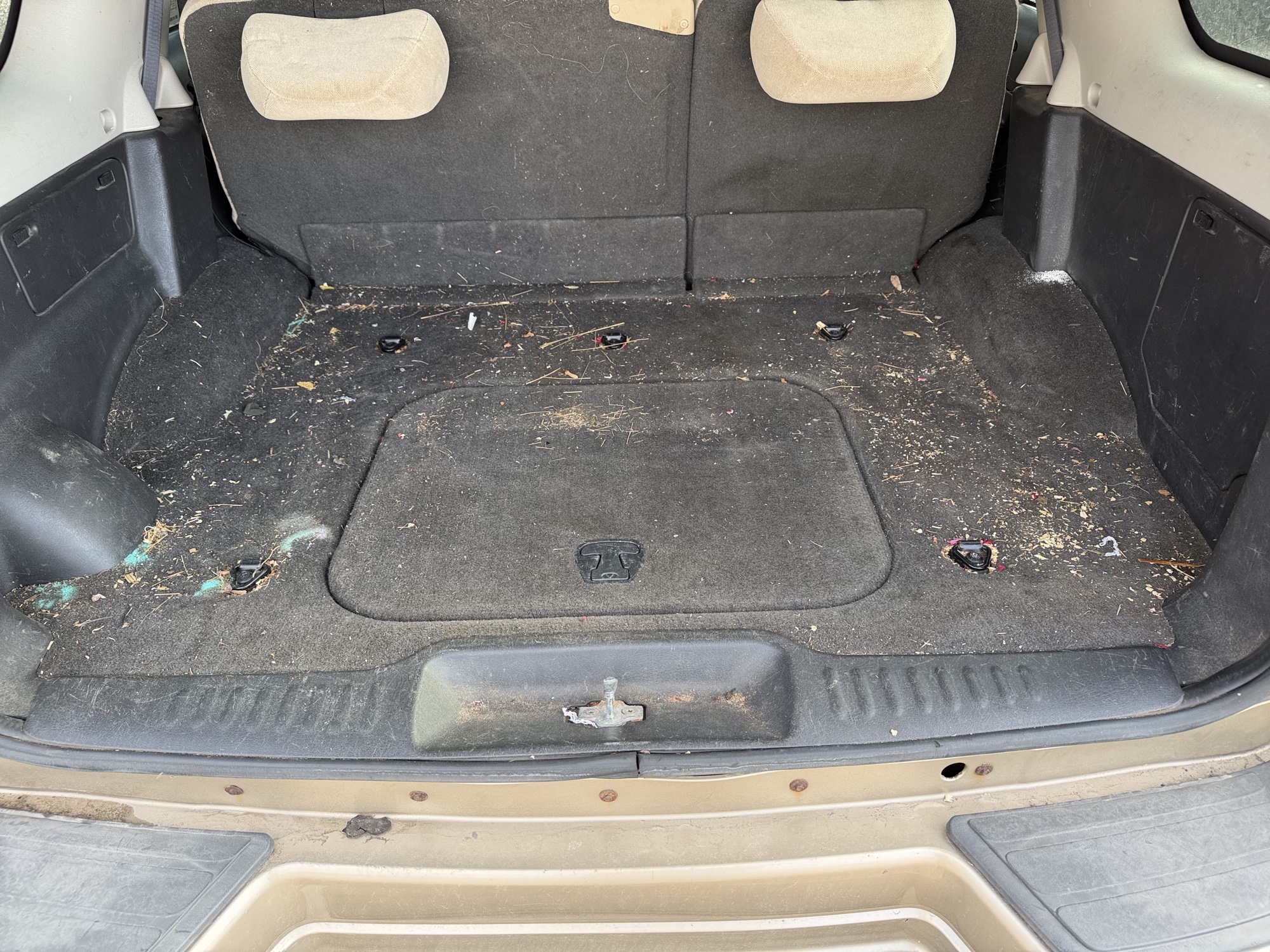 2006 chevrolet trailblazer ls-4wd with 231301 miles for sale near Elk River, Minnesota 106912_26_trunk.jpg