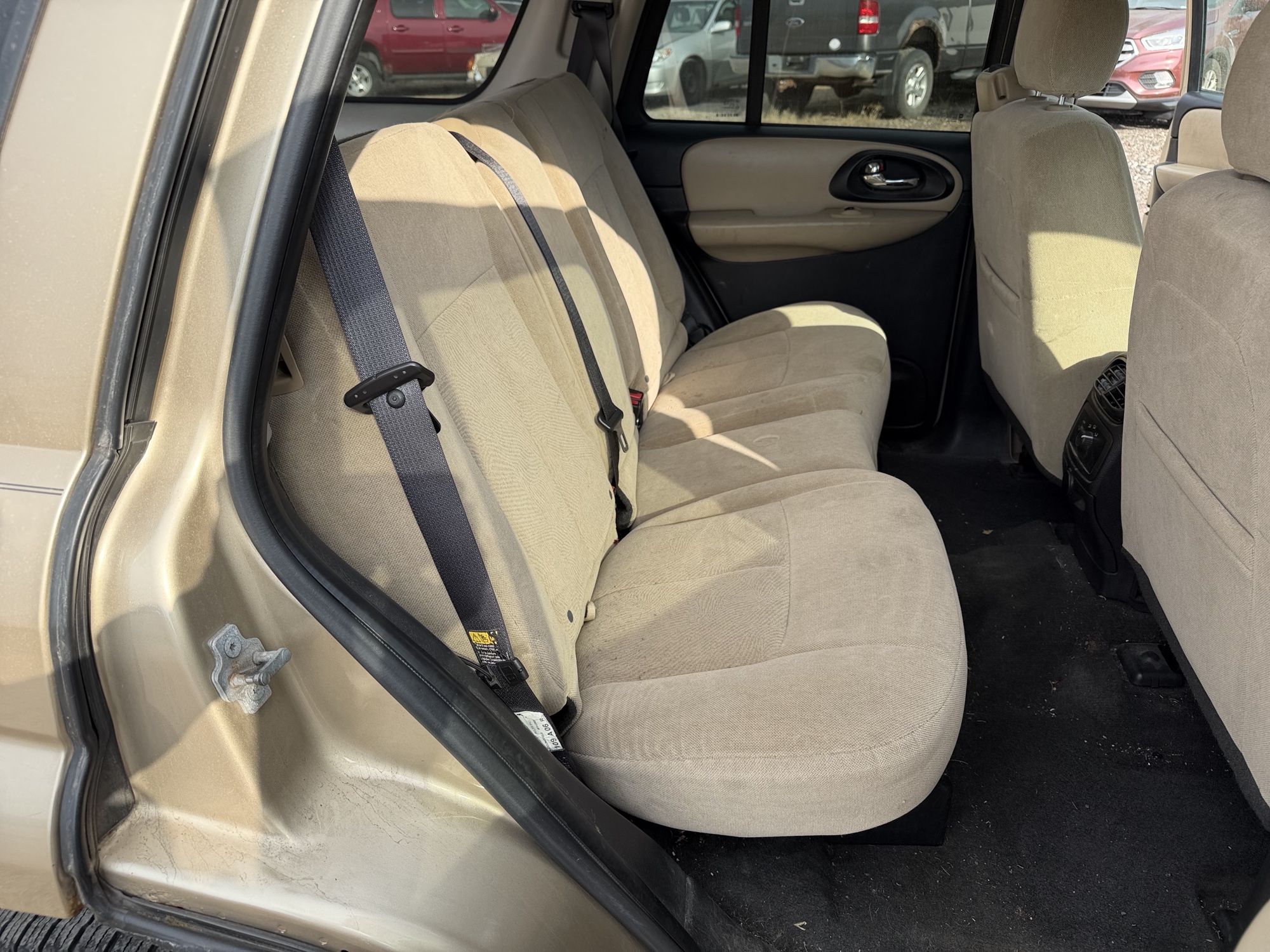 2006 chevrolet trailblazer ls-4wd with 231301 miles for sale near Elk River, Minnesota 106912_28_pass_rear_seat.jpg