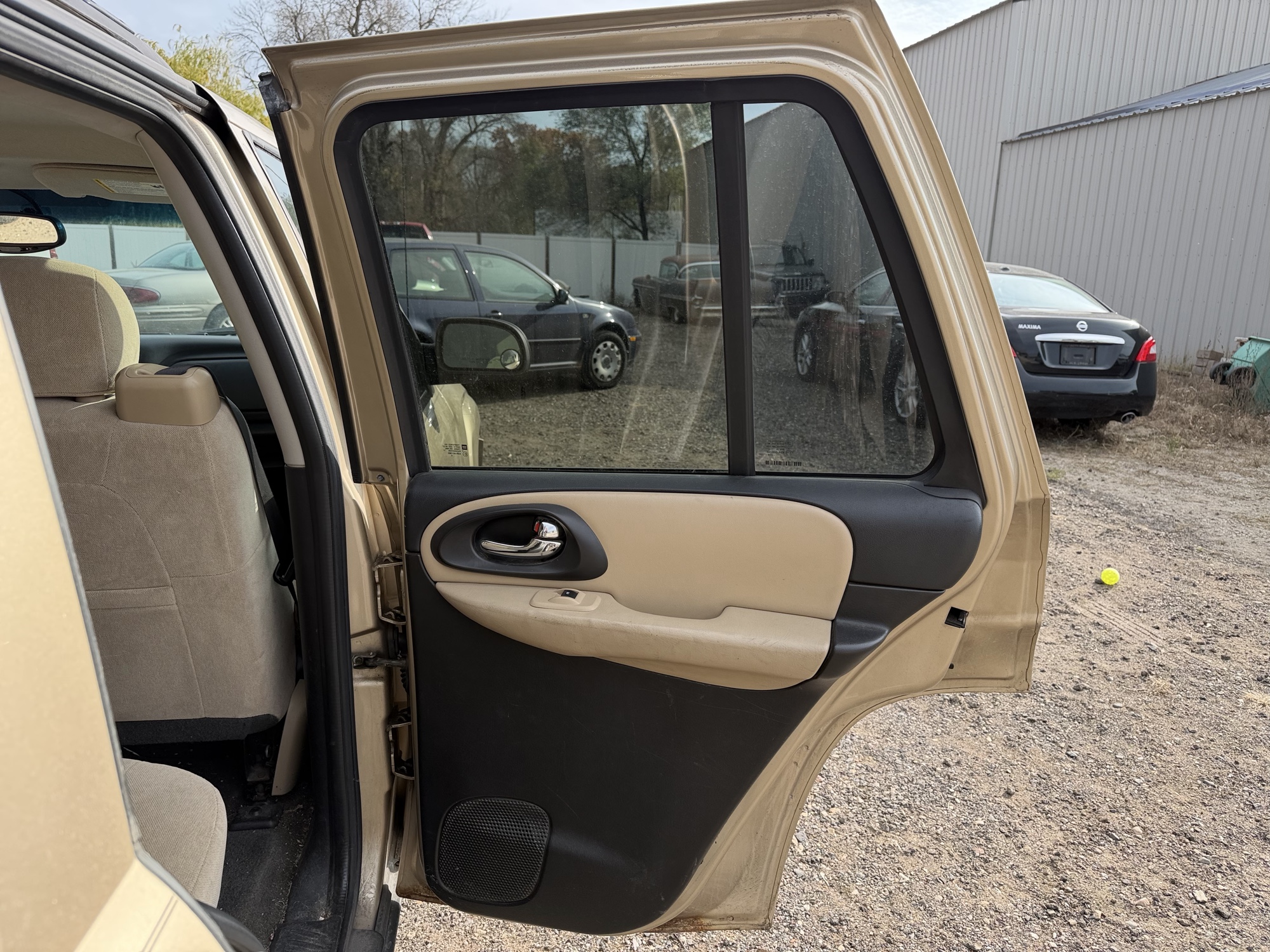 2006 chevrolet trailblazer ls-4wd with 231301 miles for sale near Elk River, Minnesota 106912_30_pass_rear_door_panel.jpg