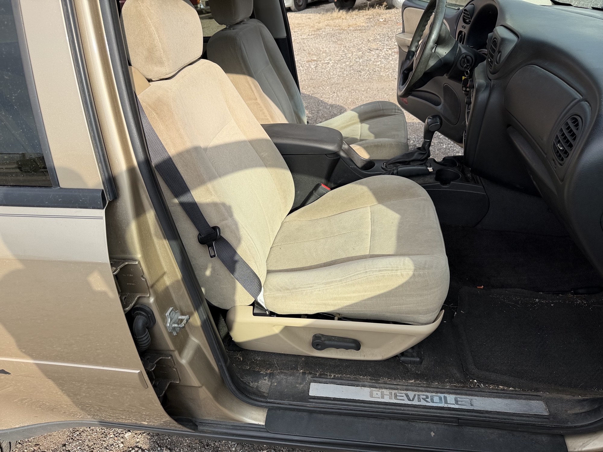 2006 chevrolet trailblazer ls-4wd with 231301 miles for sale near Elk River, Minnesota 106912_31_passenger_seat.jpg
