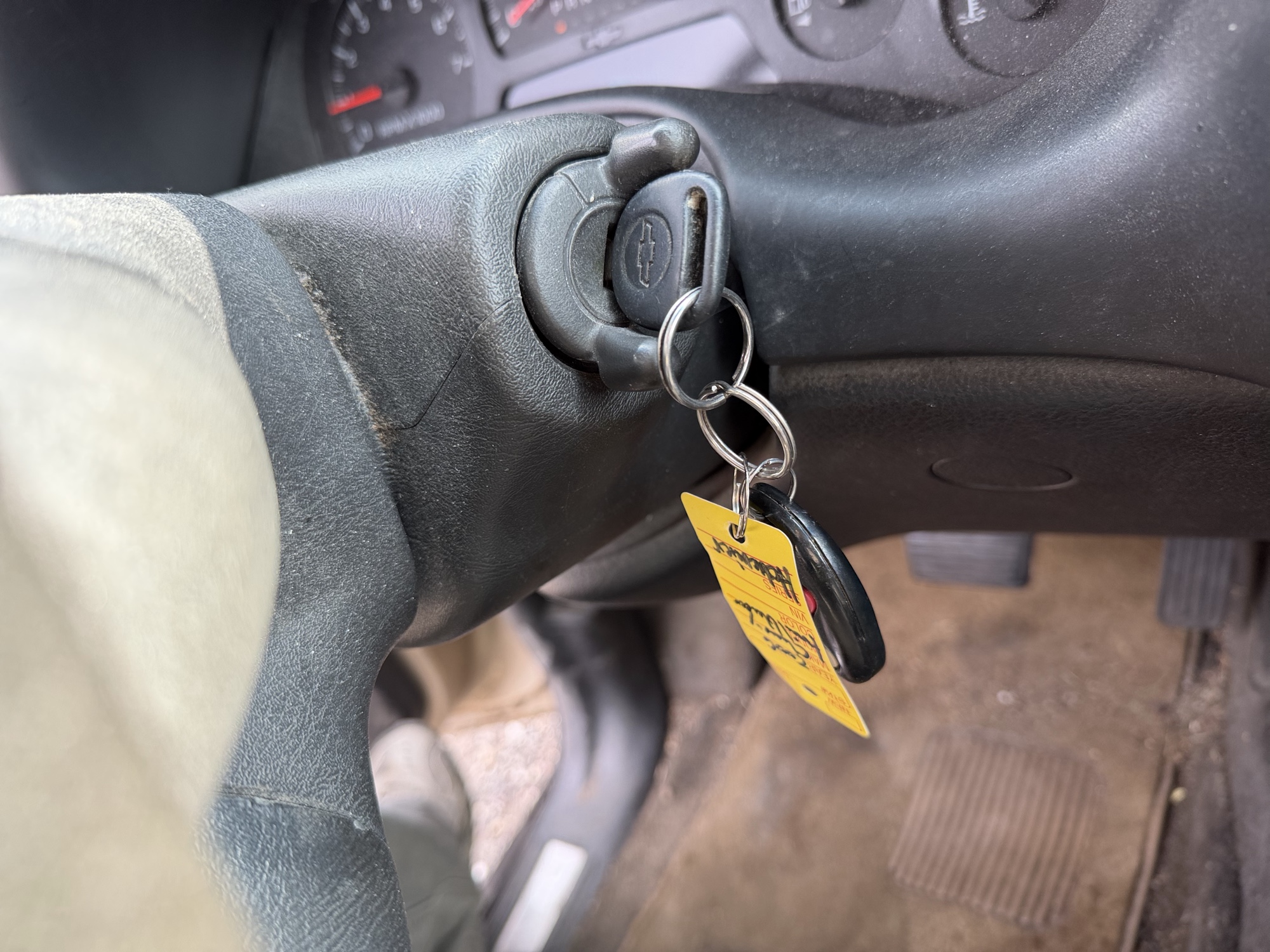 2006 chevrolet trailblazer ls-4wd with 231301 miles for sale near Elk River, Minnesota 106912_51_keys.jpg