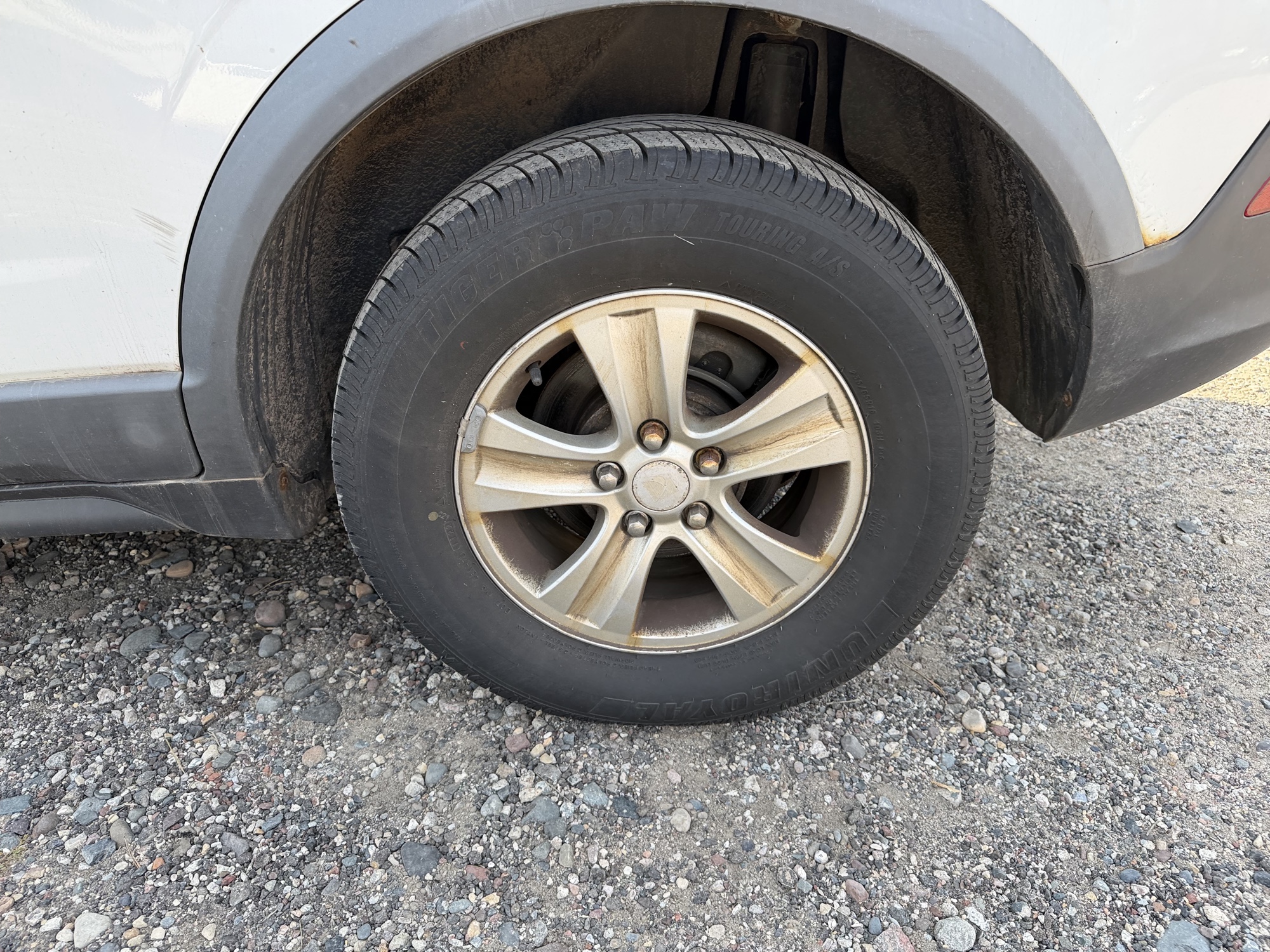 2008 saturn vue fwd with 222898 miles for sale near Elk River, Minnesota 106913_13_rear_drv_wheel.jpg