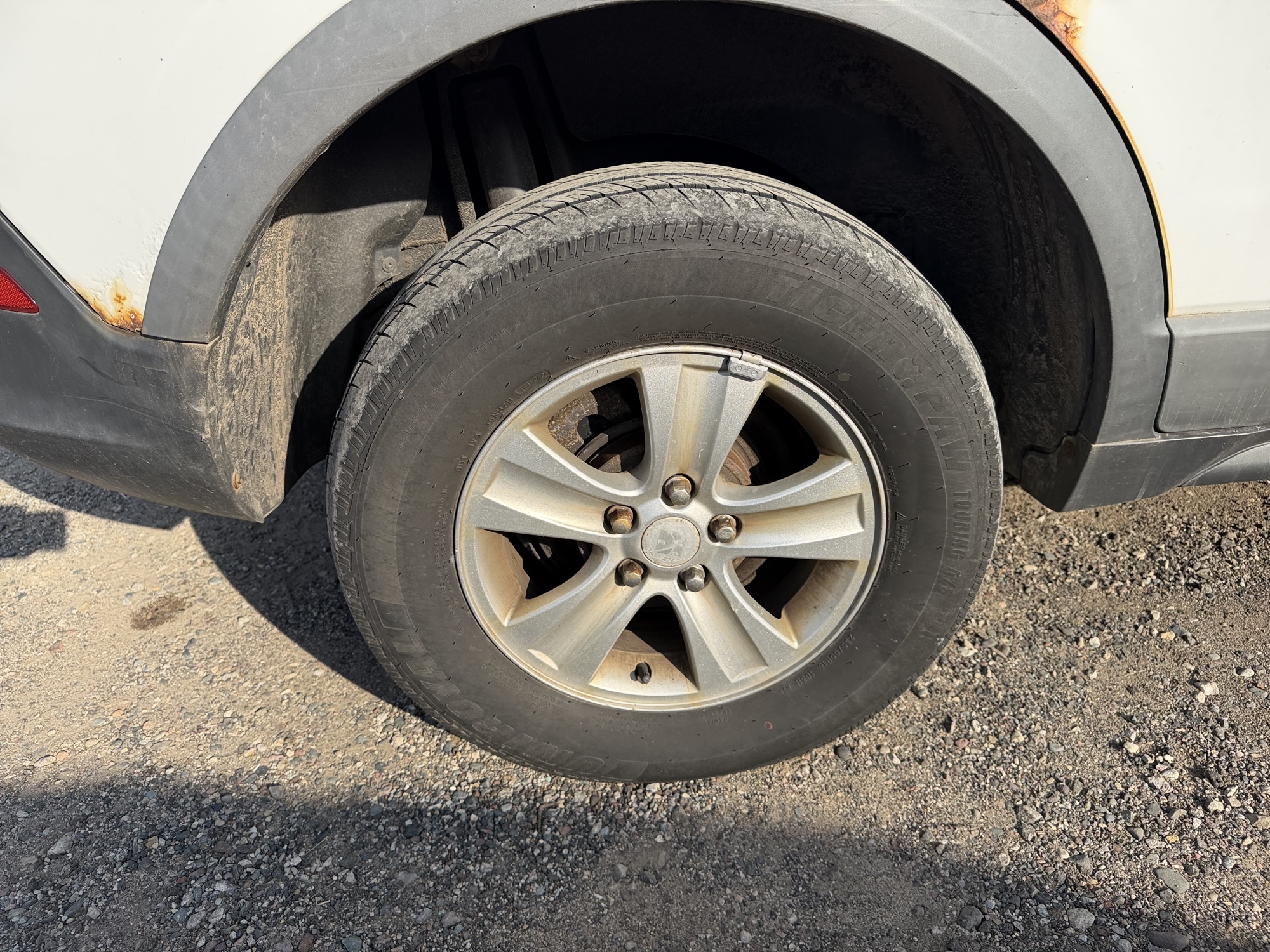 2008 saturn vue fwd with 222898 miles for sale near Elk River, Minnesota 106913_14_rear_pass_wheel.jpg