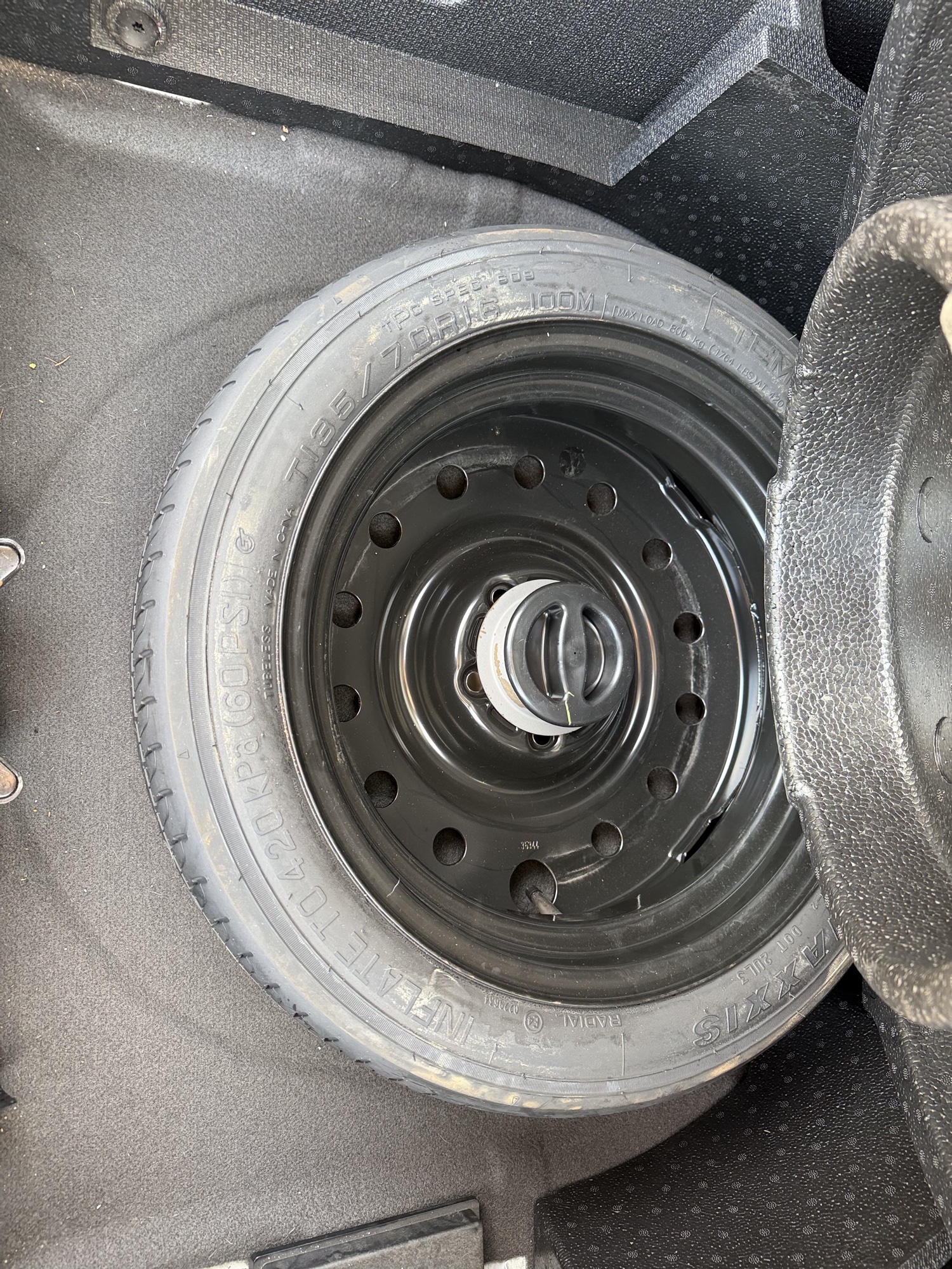 2008 saturn vue fwd with 222898 miles for sale near Elk River, Minnesota 106913_27_spare_tire.jpg