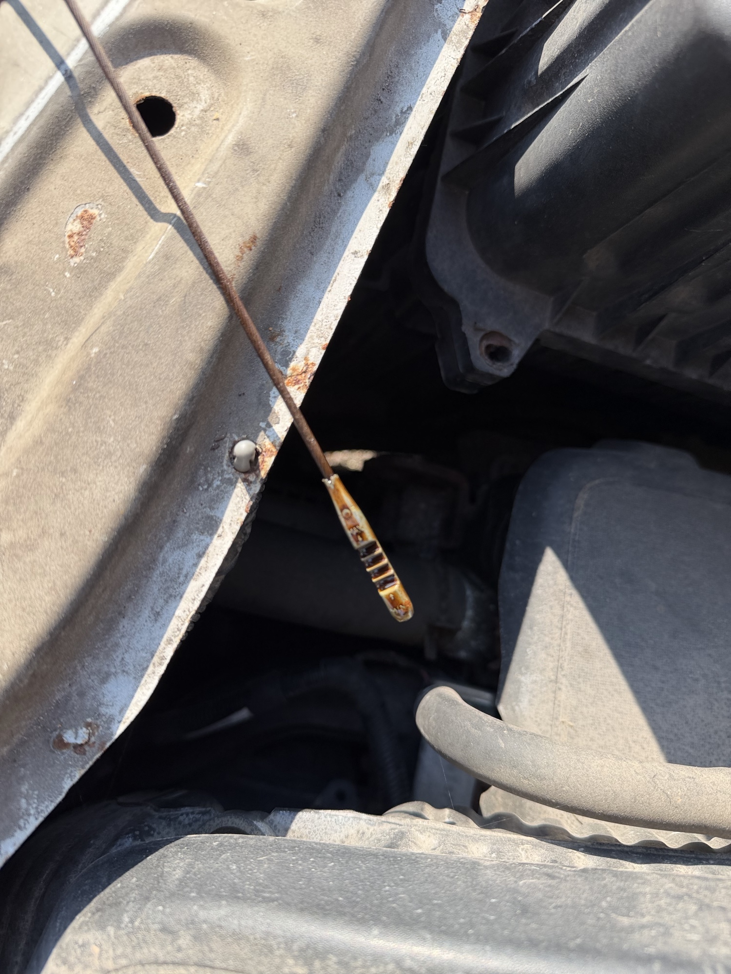 2008 saturn vue fwd with 222898 miles for sale near Elk River, Minnesota 106913_50_oil_dipstick.jpg