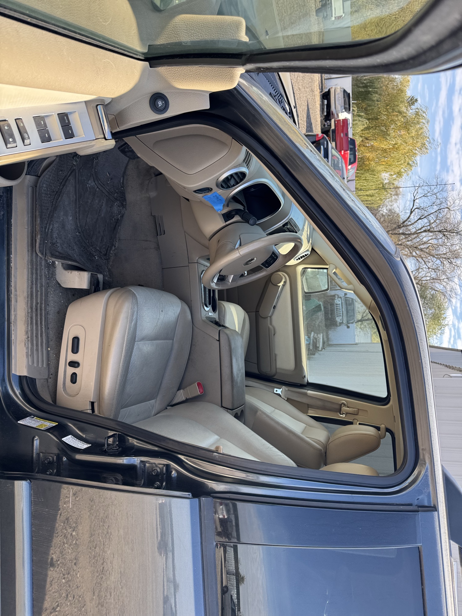 2010 mercury mountaineer premier-4.0l-awd with 95037 miles for sale near Elk River, Minnesota 106914_22_driver_seat.jpg